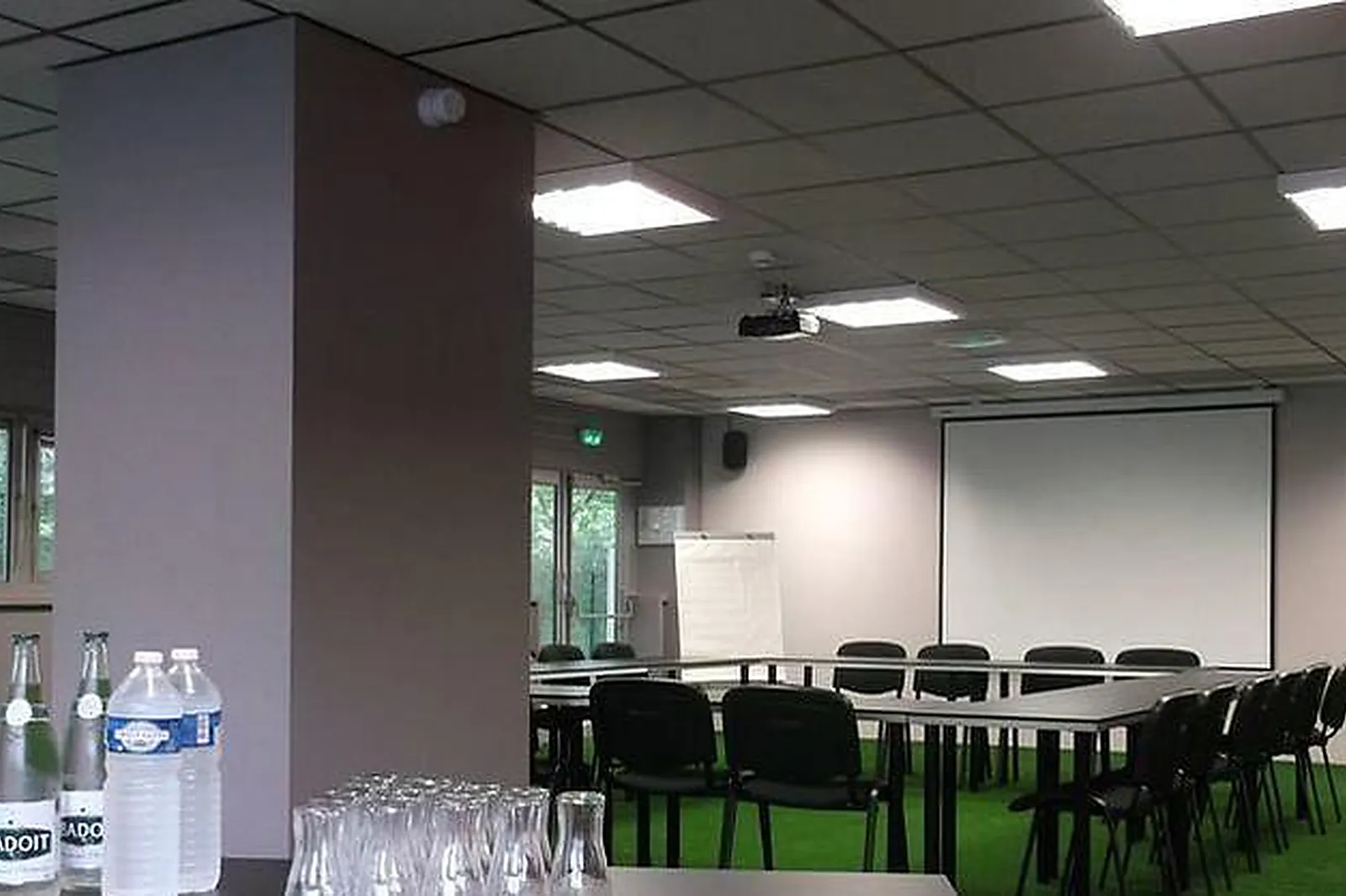 Lieux événementiels, KYRIAD DIRECT ROANNE ***