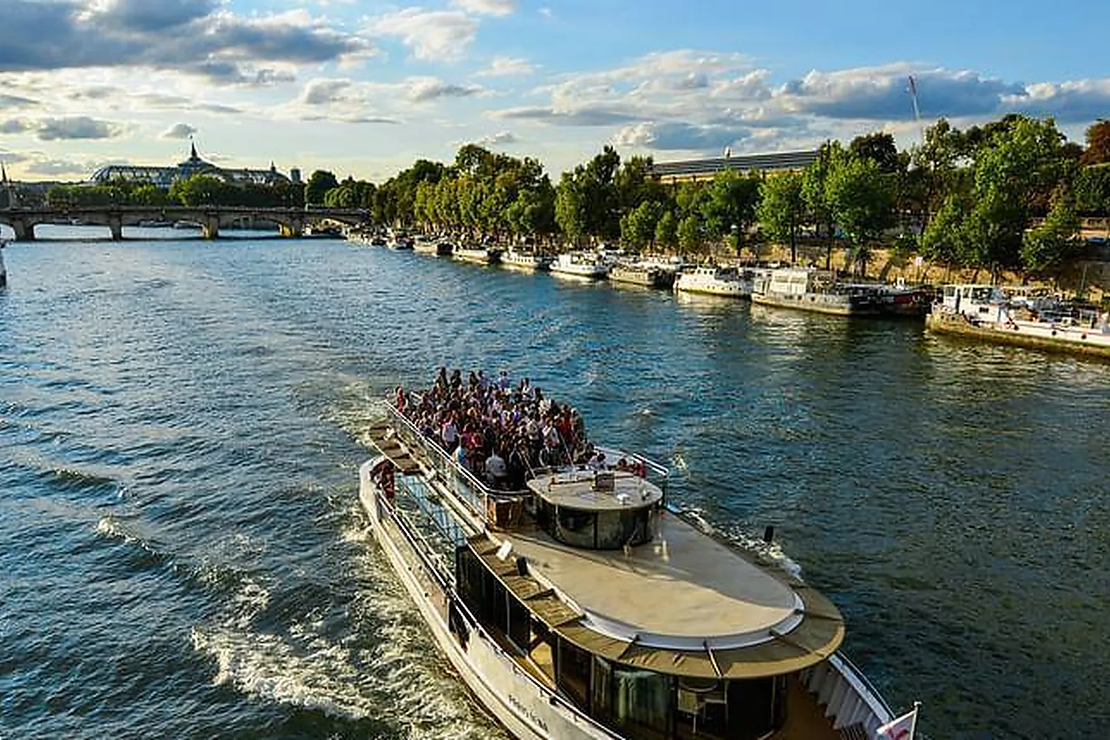 Lieux événementiels, VEDETTES DE PARIS - BATEAU PARIS IÉNA