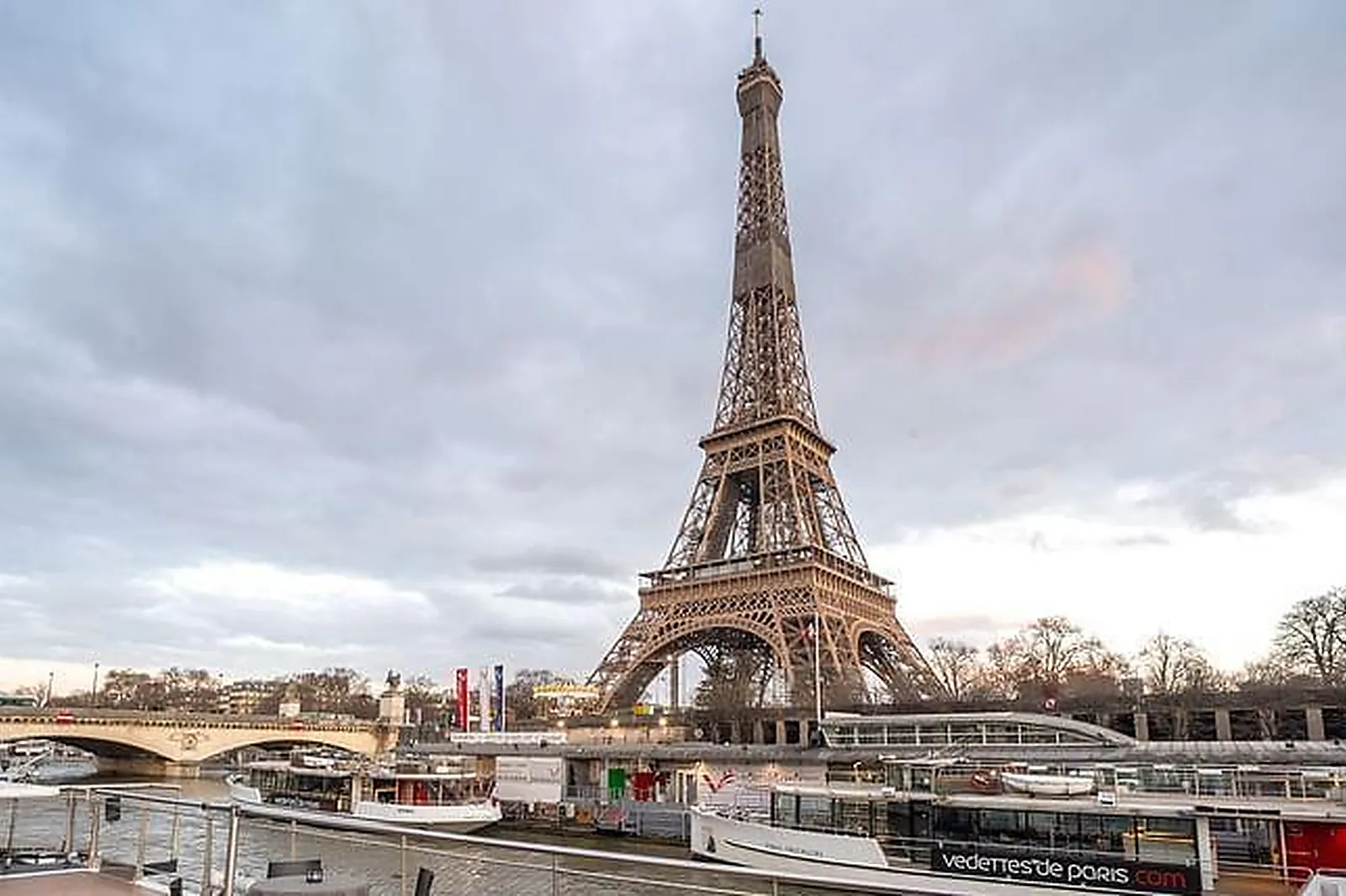 Lieux événementiels, VEDETTES DE PARIS - BATEAU PARIS IÉNA