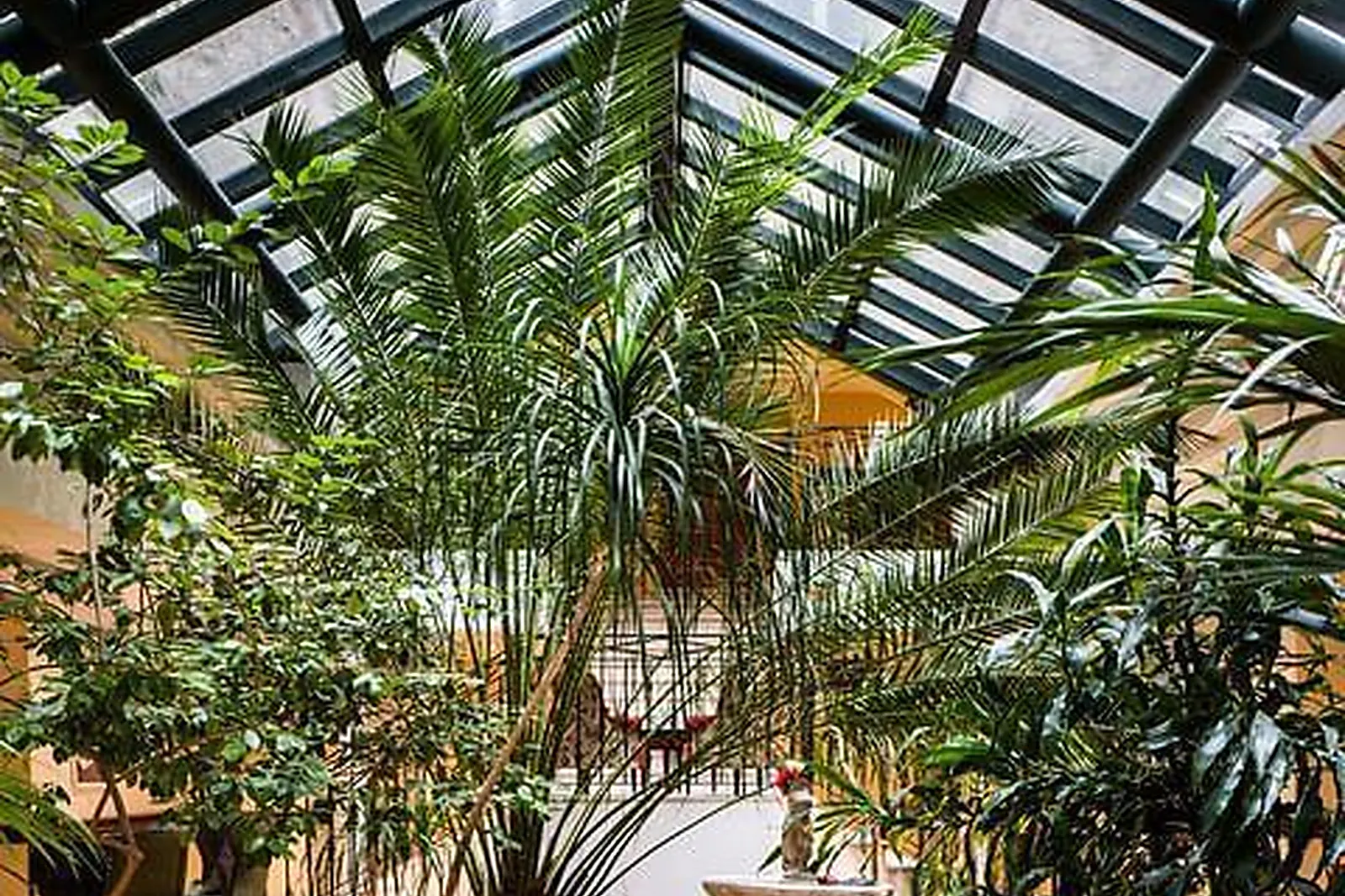 Lieux événementiels, SALLE DE RÉUNION & FORMATION DANS BOUTIQUE À MONTMARTRE