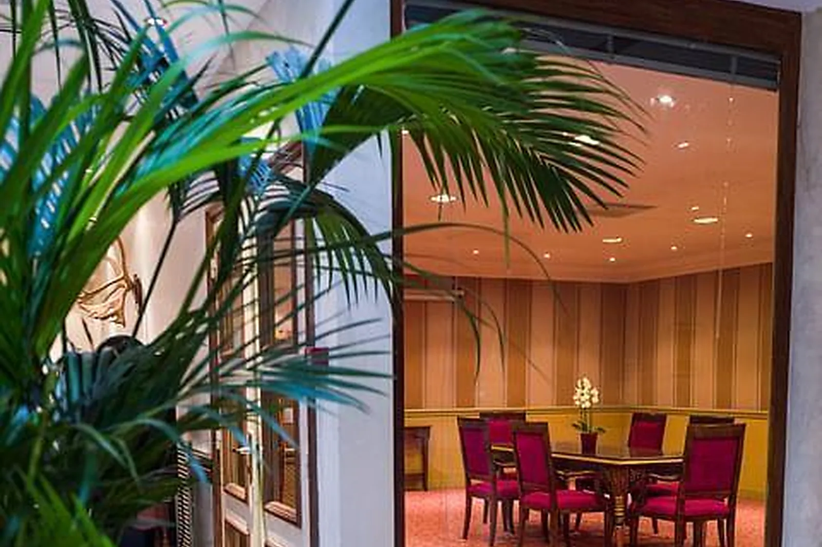 Lieux événementiels, SALLE DE RÉUNION & FORMATION DANS BOUTIQUE À MONTMARTRE