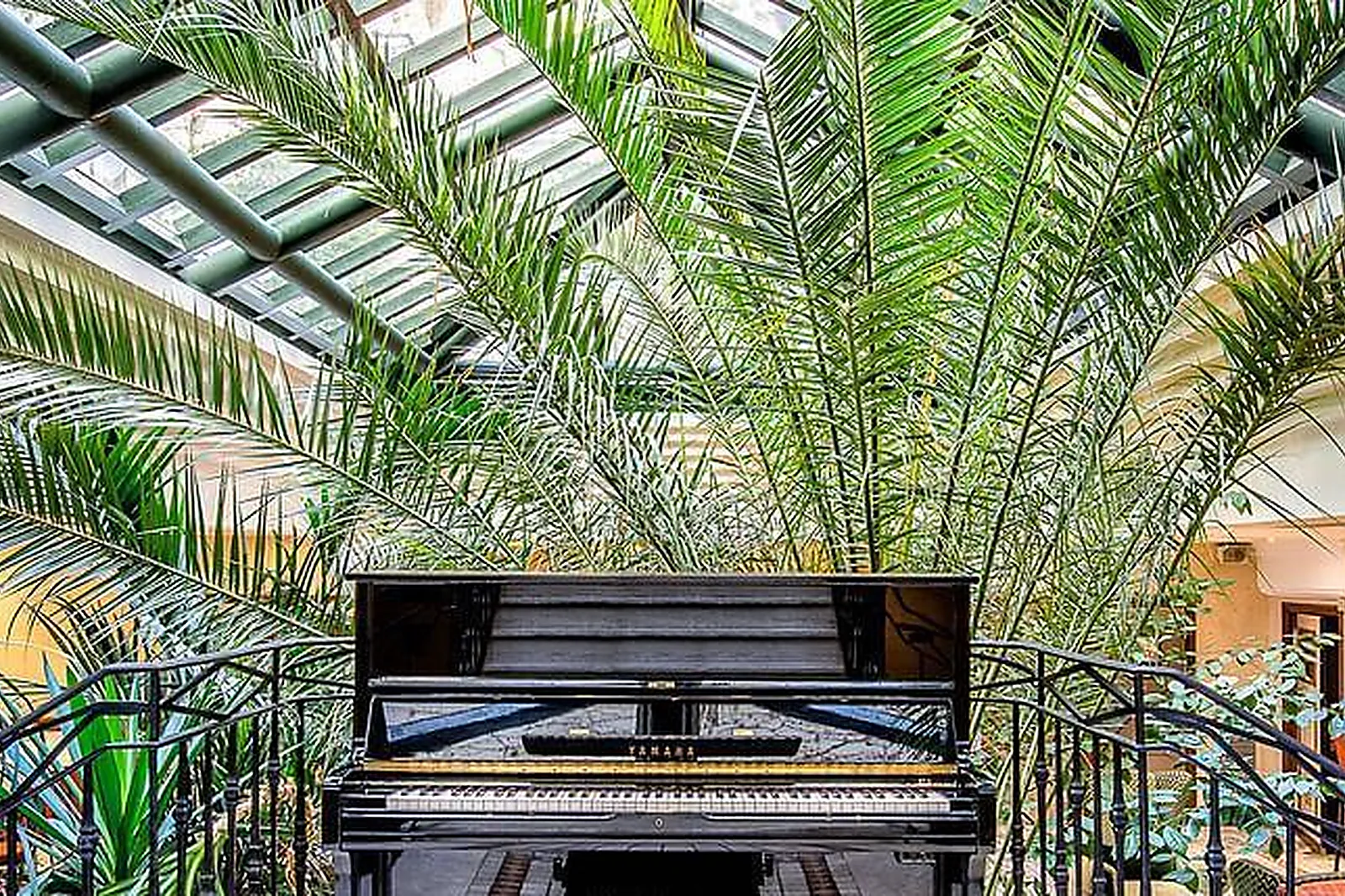 Lieux événementiels, SALLE DE RÉUNION & FORMATION DANS BOUTIQUE À MONTMARTRE