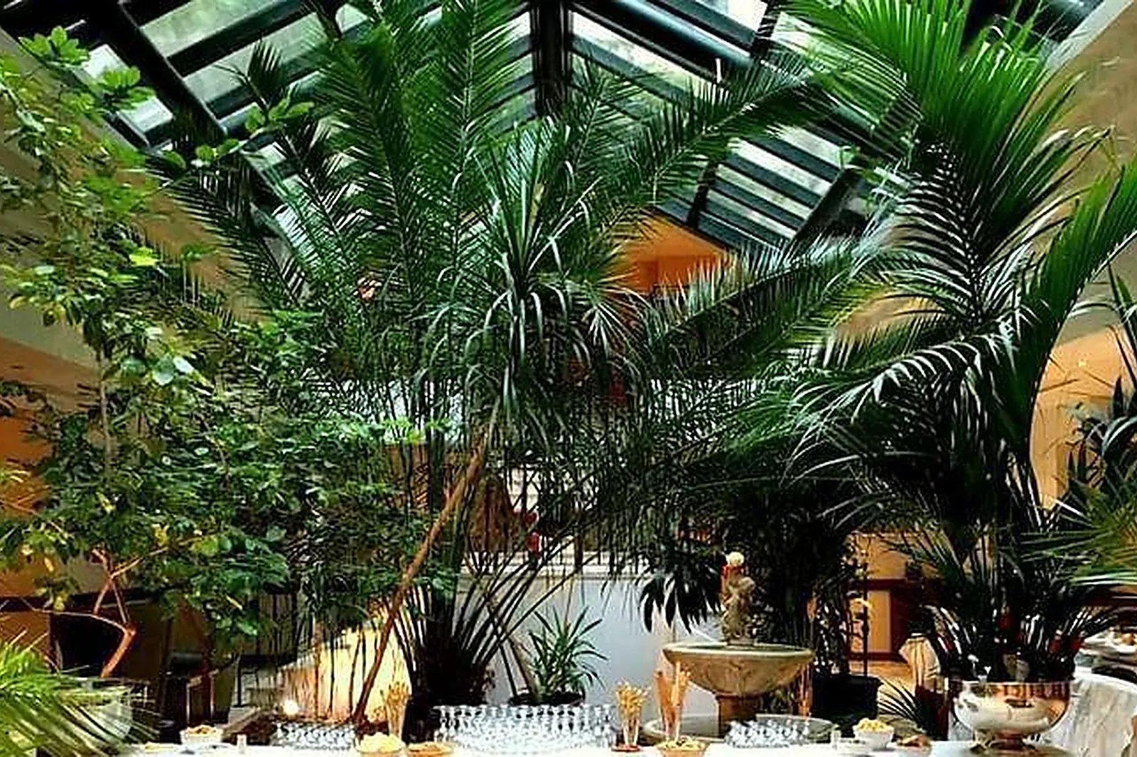 Lieux événementiels, SALLE DE RÉUNION & FORMATION DANS BOUTIQUE À MONTMARTRE