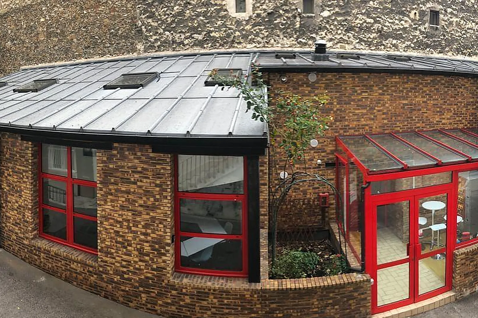 Lieux événementiels, BUREAU PROCHE GARE