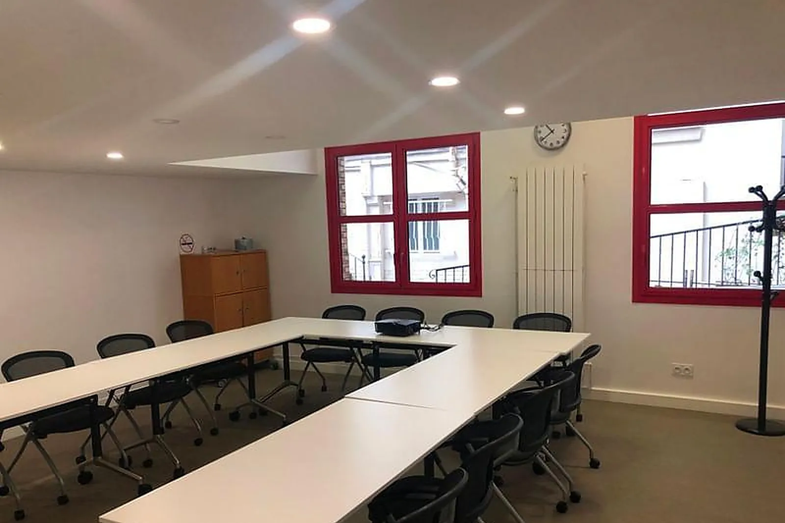 Lieux événementiels, BUREAU PROCHE GARE