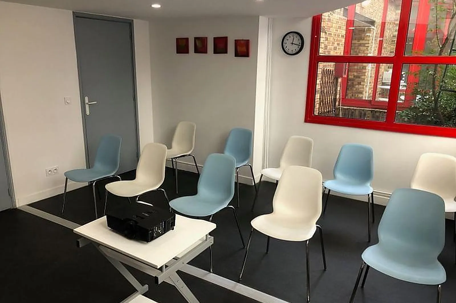 Lieux événementiels, BUREAU PROCHE GARE