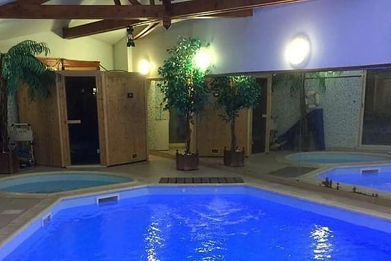 Lieux événementiels, VILLA PISCINE & JACUZZI