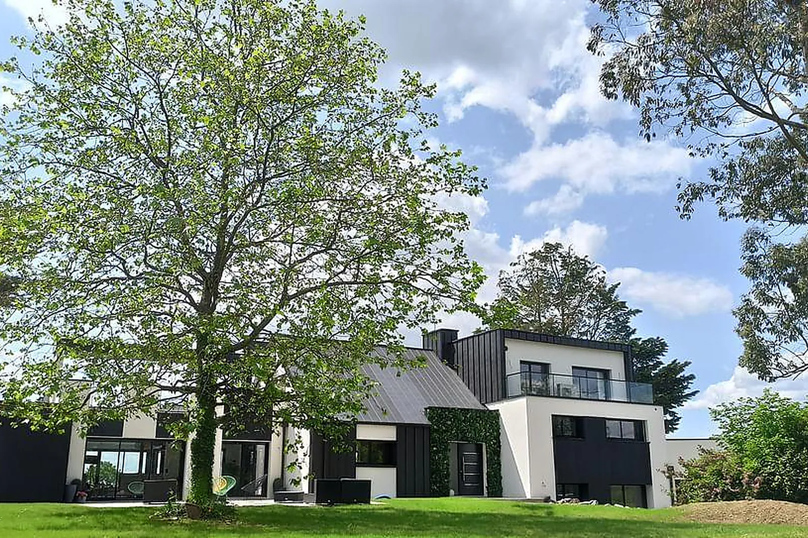 Lieux événementiels, VILLA SHORT CRAVATE