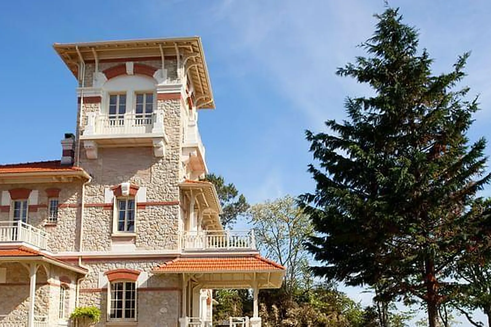 Lieux événementiels, VILLA TOSCA *****