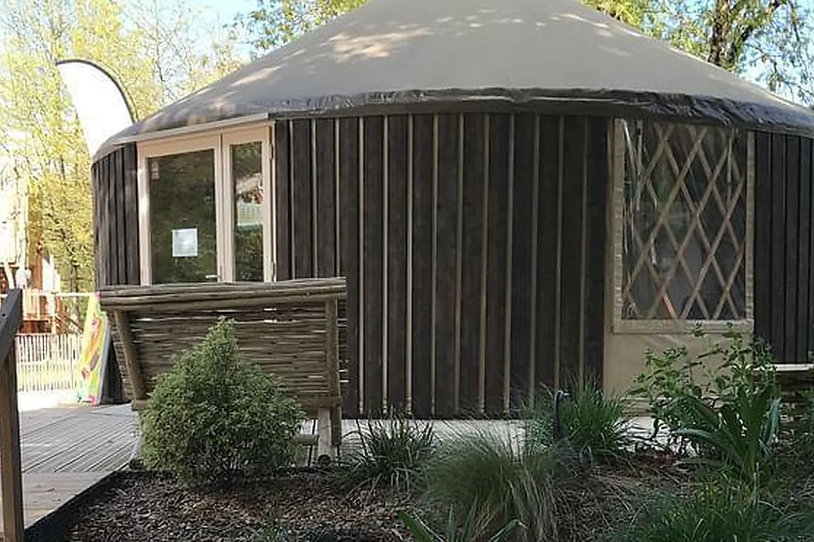 Lieux événementiels, VILLAGE LES RIVES DE GRAND LIEU