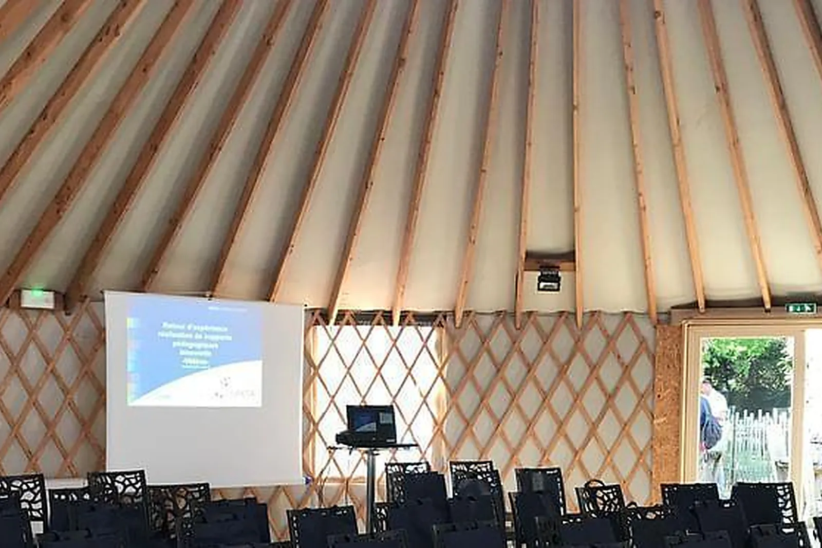 Lieux événementiels, VILLAGE LES RIVES DE GRAND LIEU