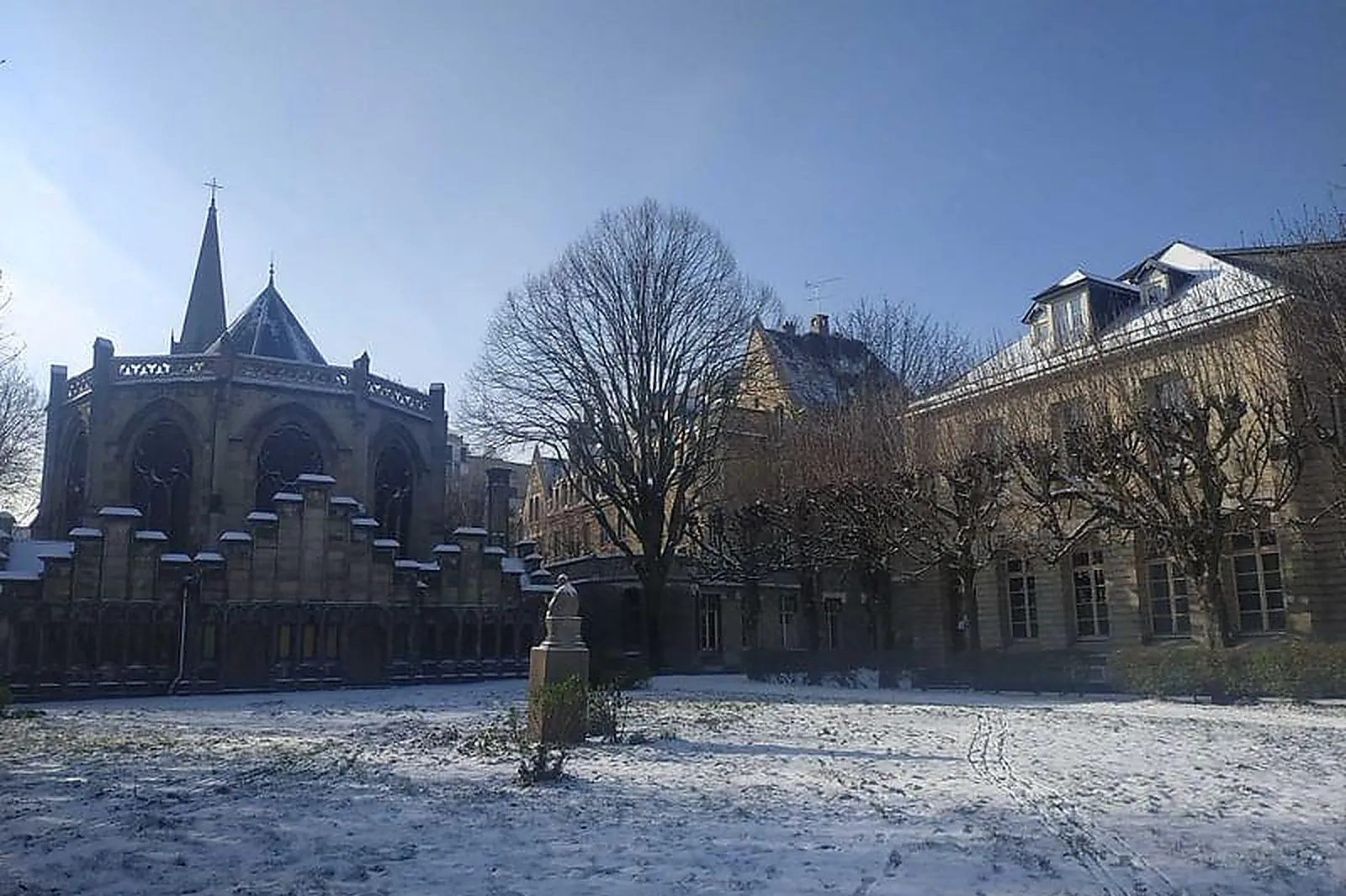 Lieux événementiels, VILLAGE REILLE