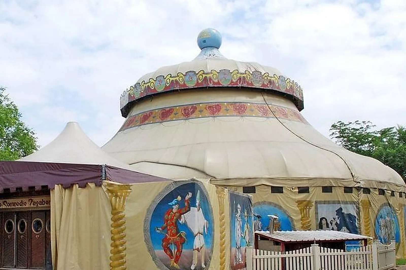 Lieux événementiels, VILLAGE DU CIRQUE MICHELETTY