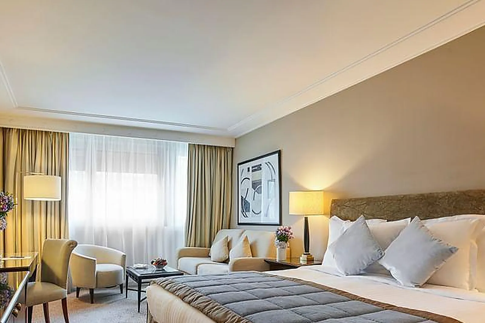 Lieux événementiels, WARWICK PARIS ****