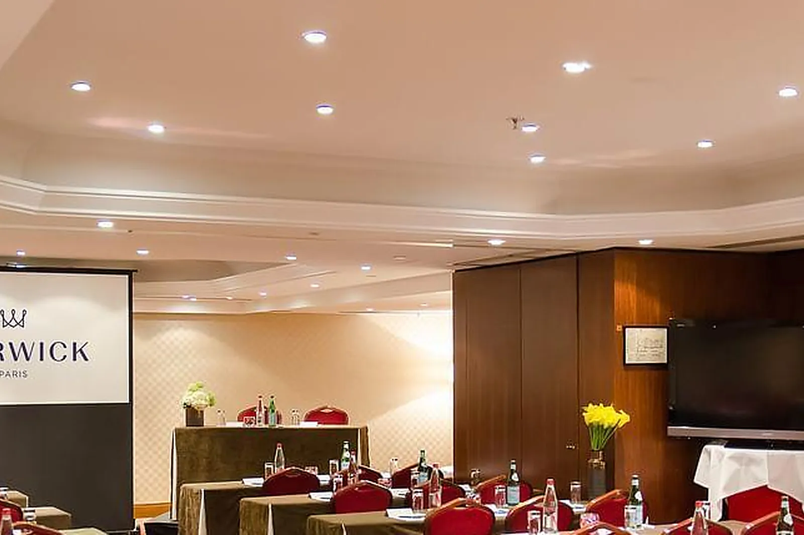 Lieux événementiels, WARWICK PARIS ****