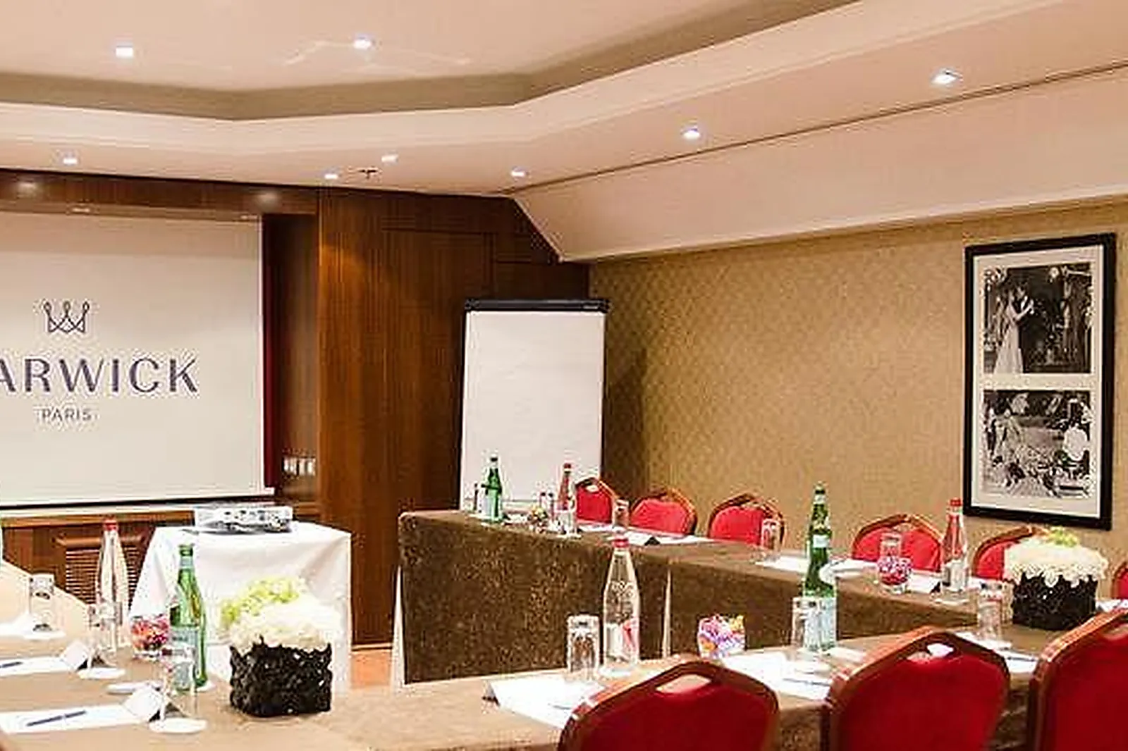 Lieux événementiels, WARWICK PARIS ****