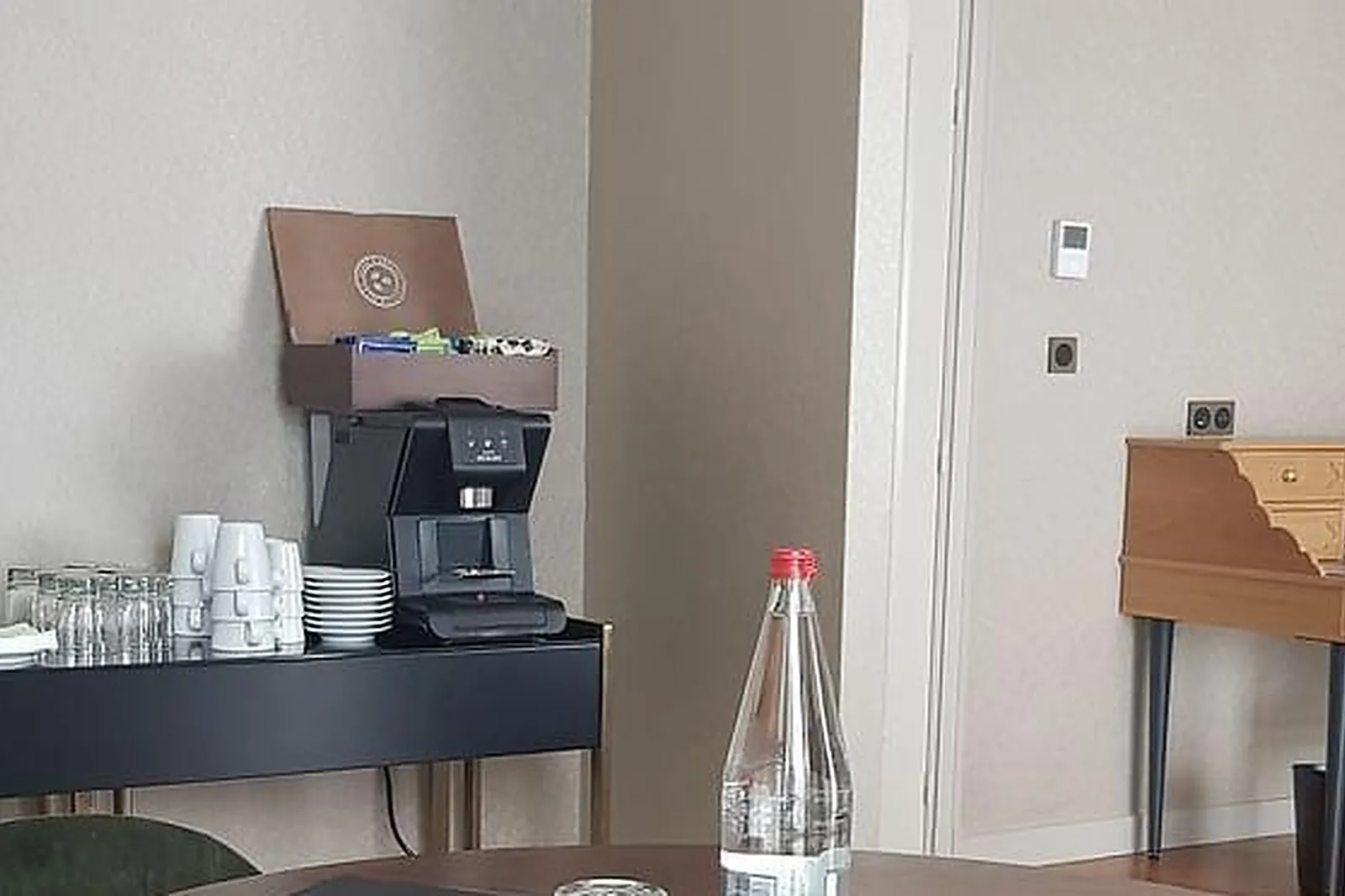 Lieux événementiels, WARWICK REINE ASTRID ****