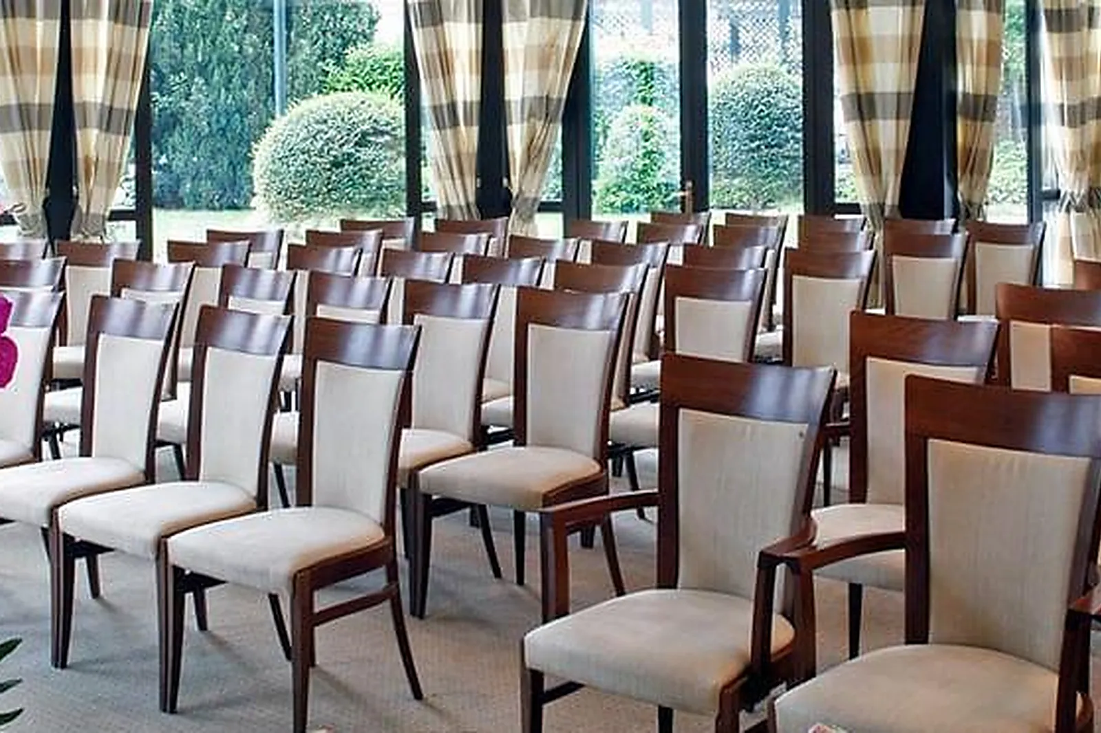 Lieux événementiels, WARWICK REINE ASTRID ****