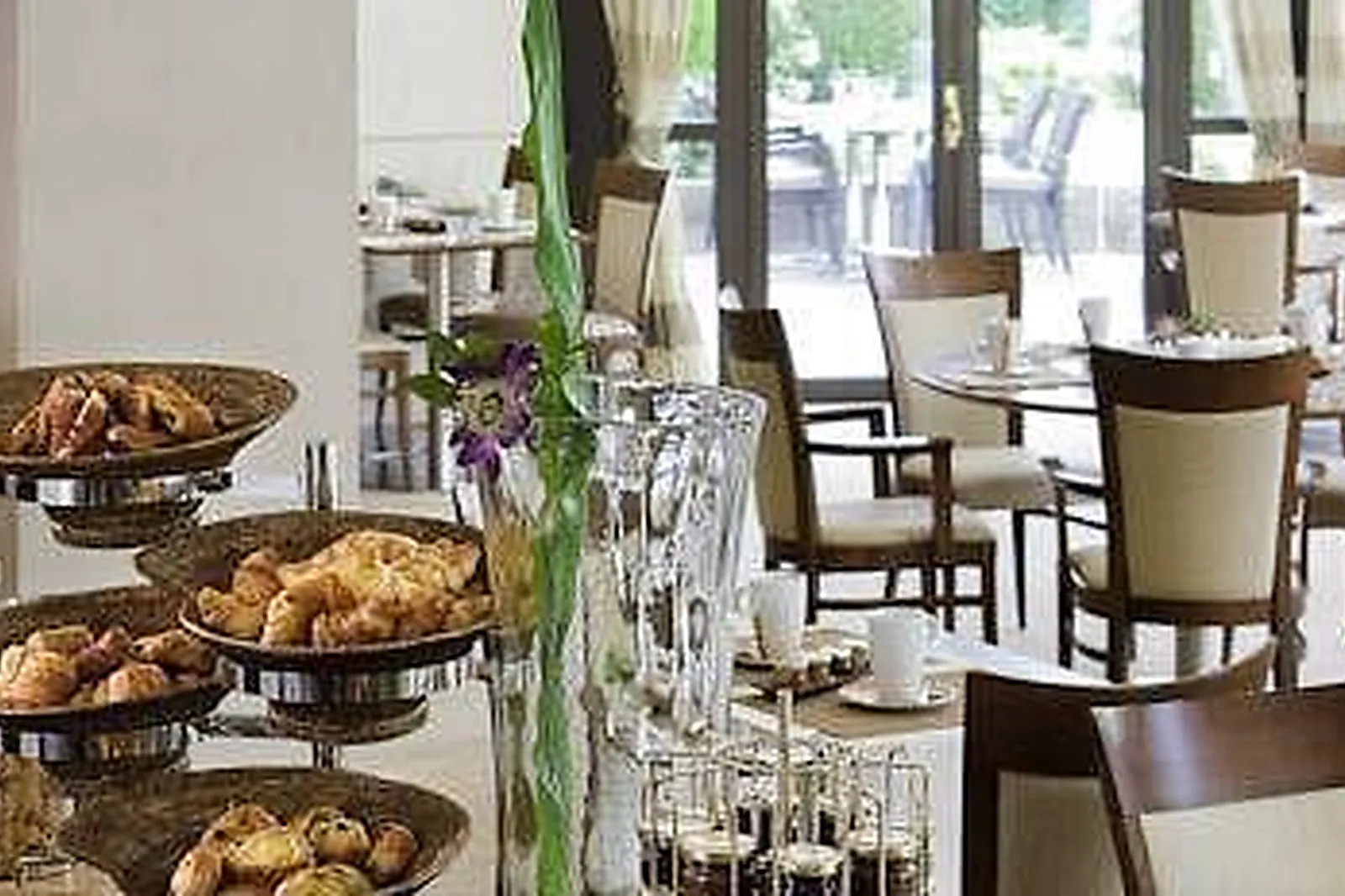 Lieux événementiels, WARWICK REINE ASTRID ****