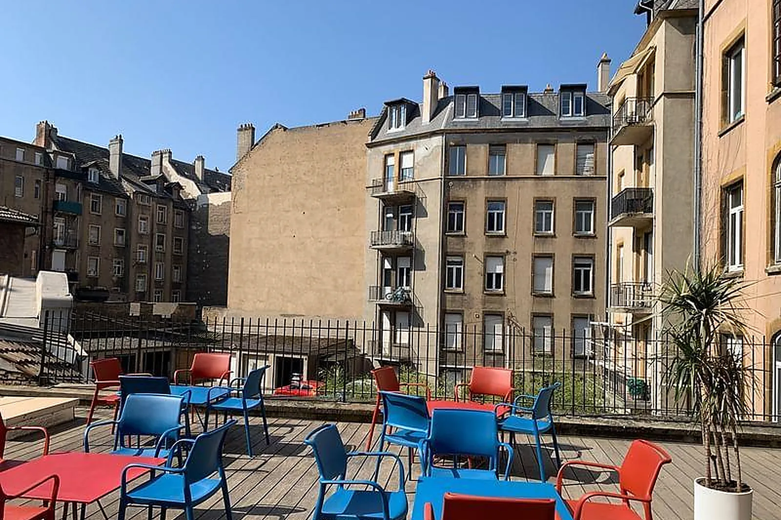 Lieux événementiels, WEASY