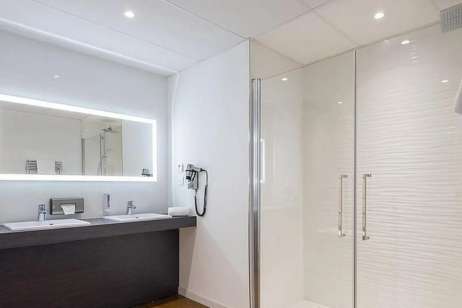 Lieux événementiels, WESTOTEL LE POULIGUEN - LA BAULE ****