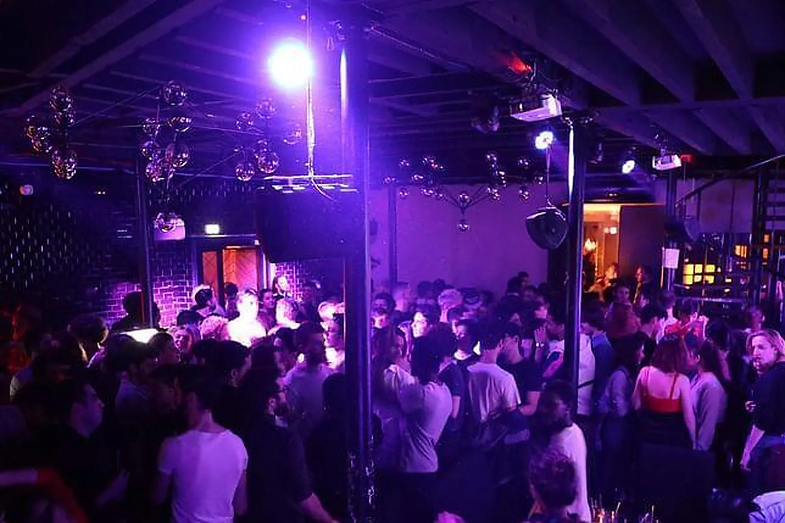 Lieux événementiels, WHO'S