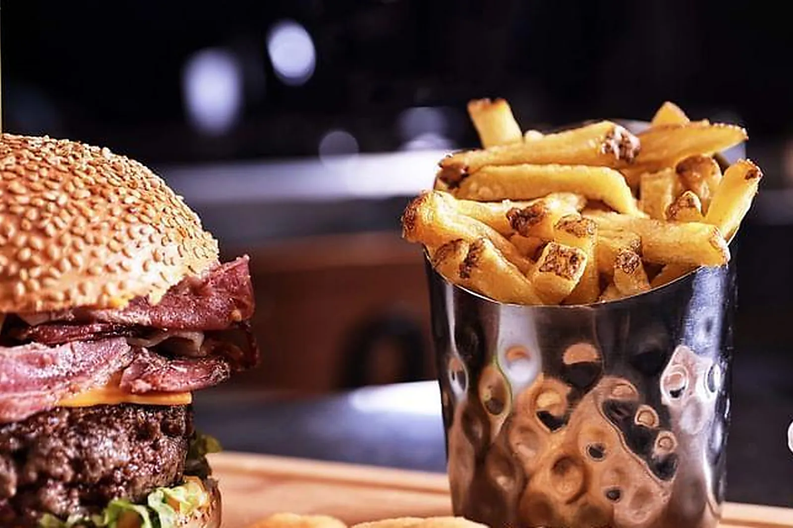 Lieux événementiels, WHO'S