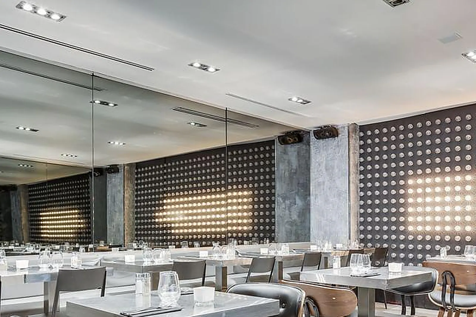 Lieux événementiels, WHO'S