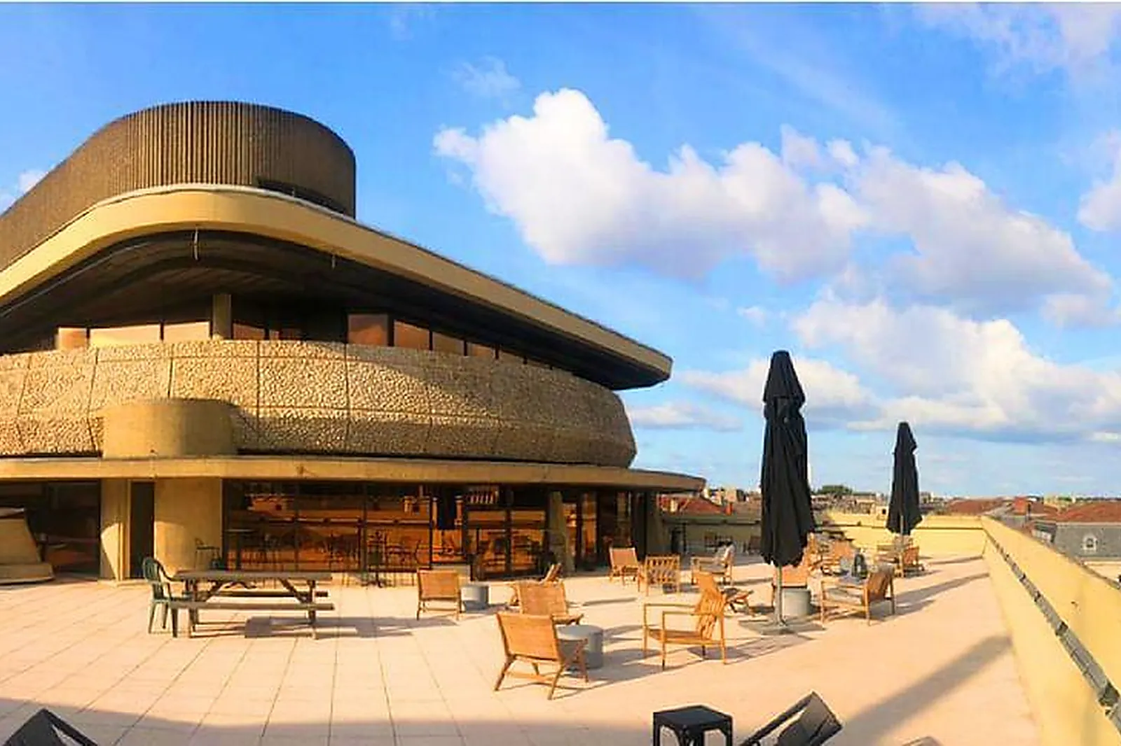 Lieux événementiels, W'IN MÉRIADECK