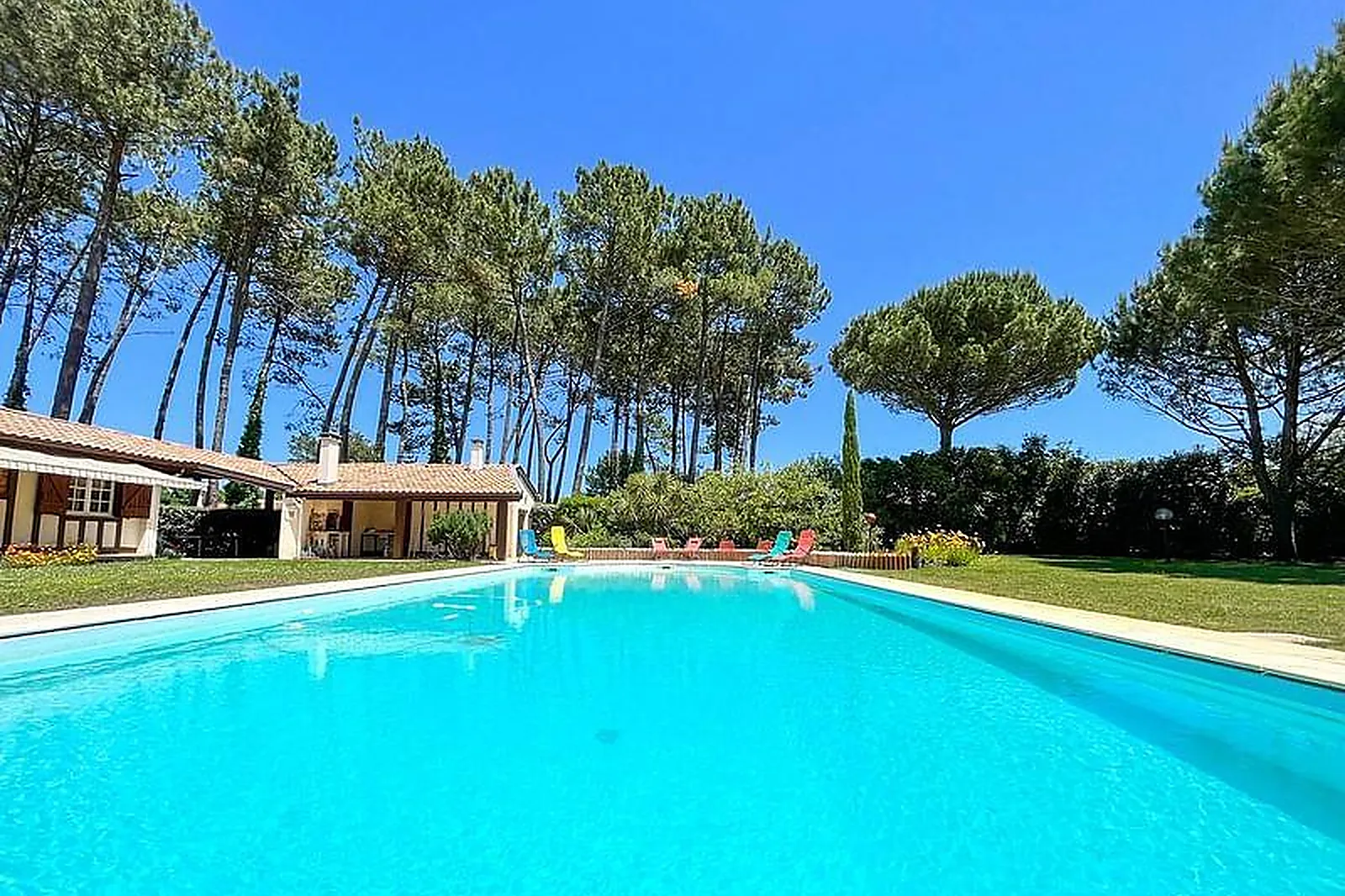 Lieux événementiels, WORKPACKERS - LA VILLA DES PINS