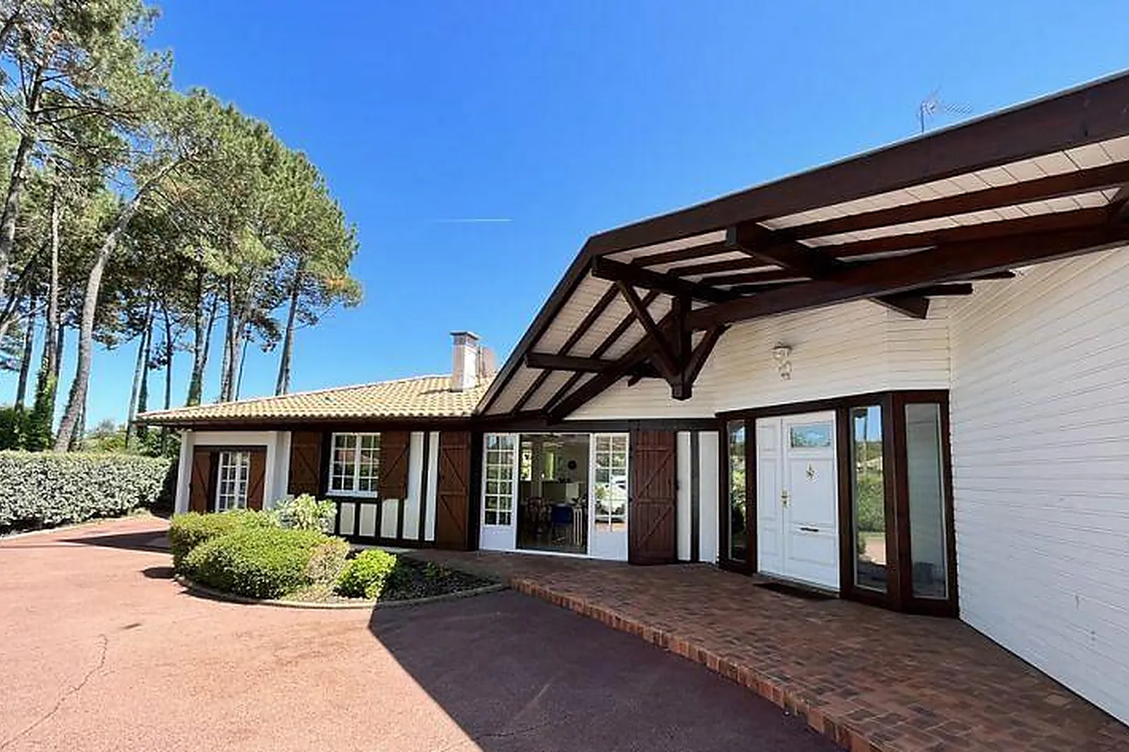 Lieux événementiels, WORKPACKERS - LA VILLA DES PINS