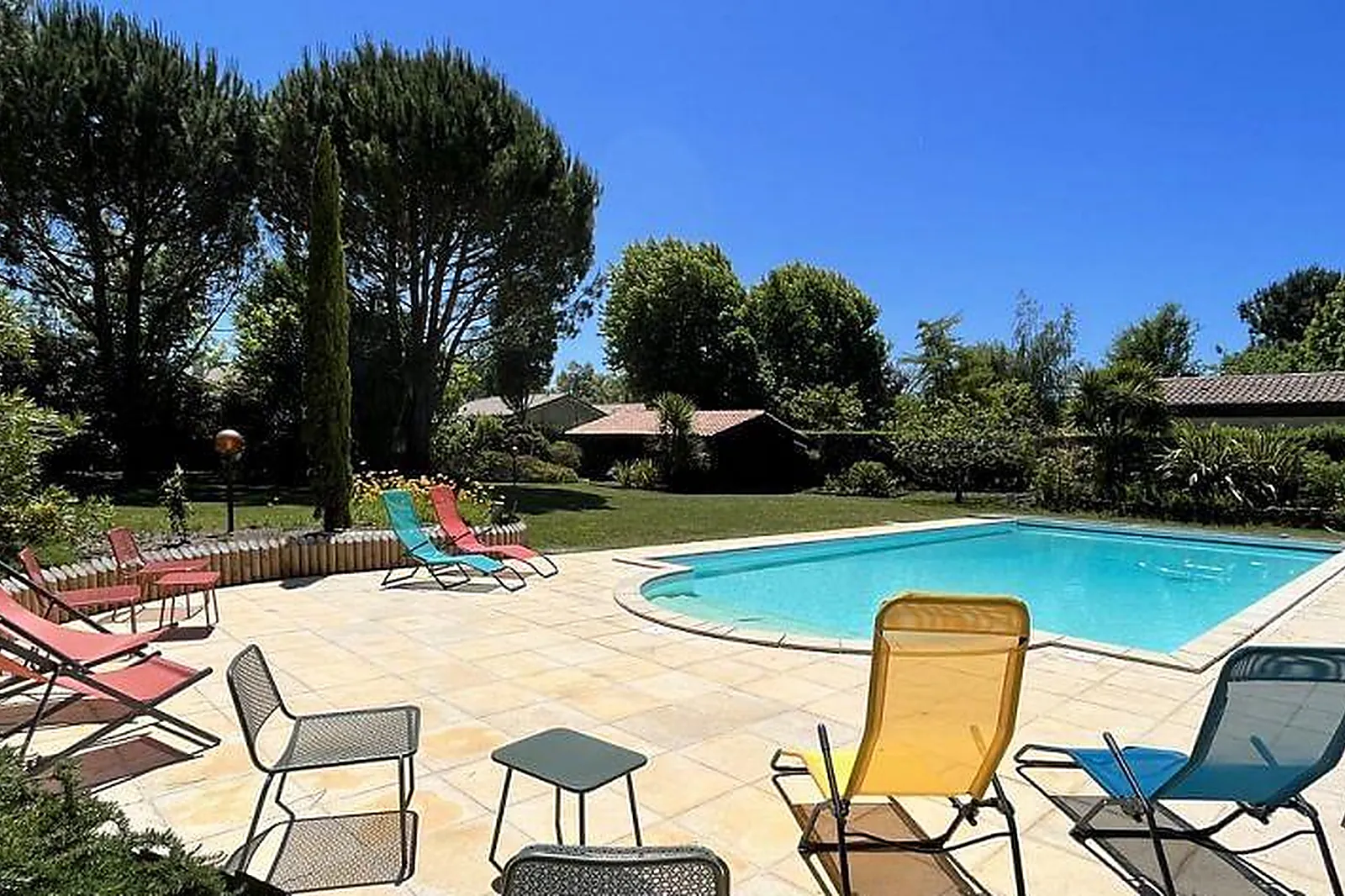 Lieux événementiels, WORKPACKERS - LA VILLA DES PINS