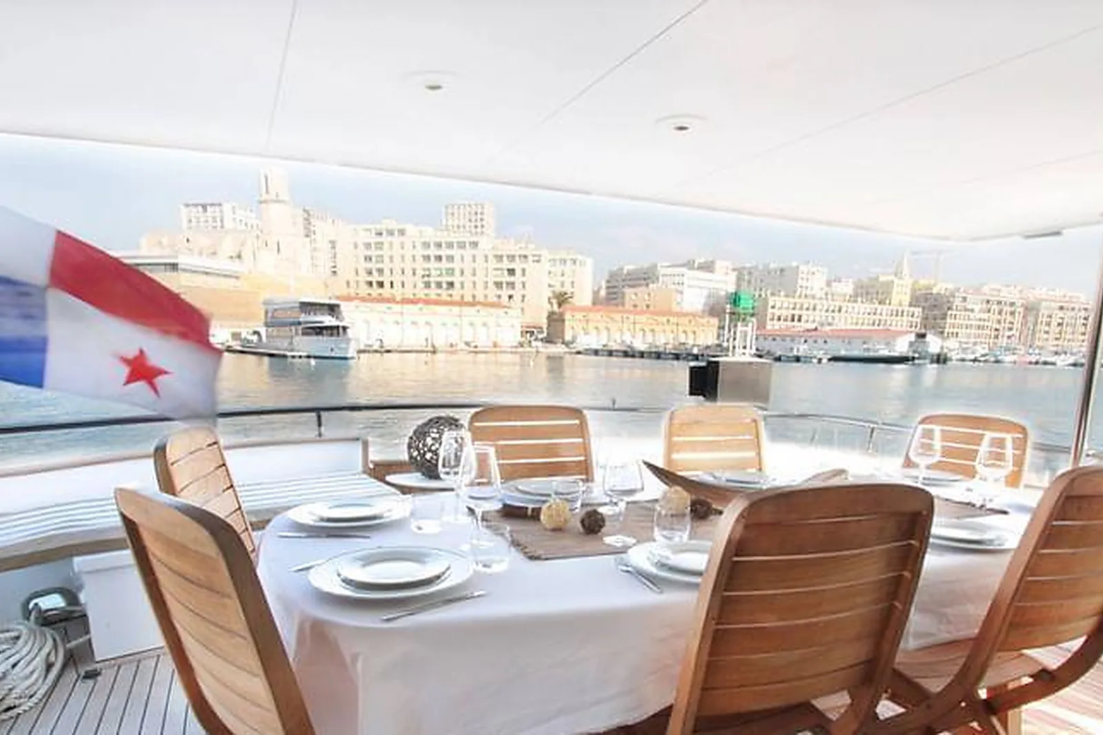 Lieux événementiels, YACHT CYOS