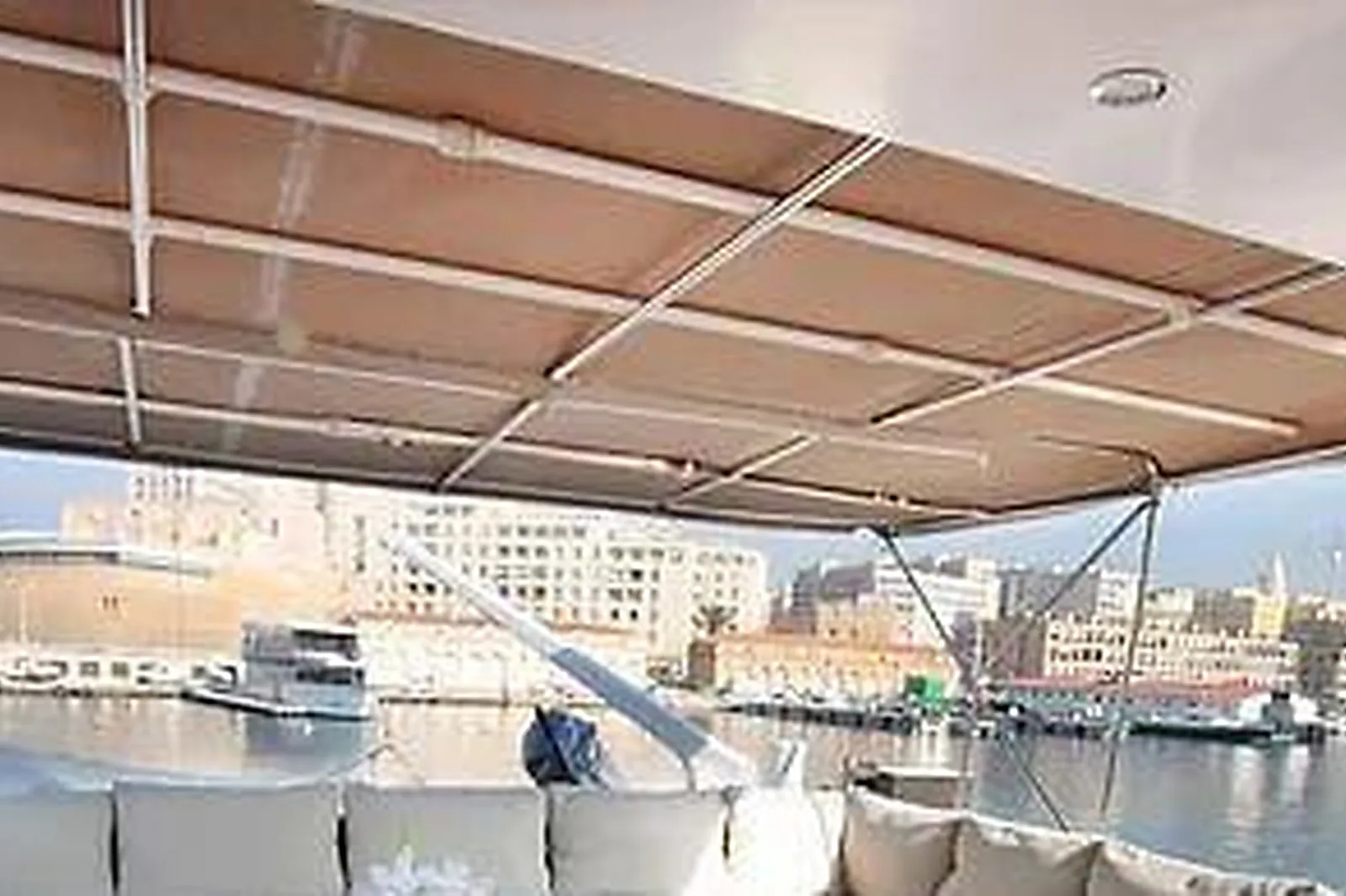 Lieux événementiels, YACHT CYOS