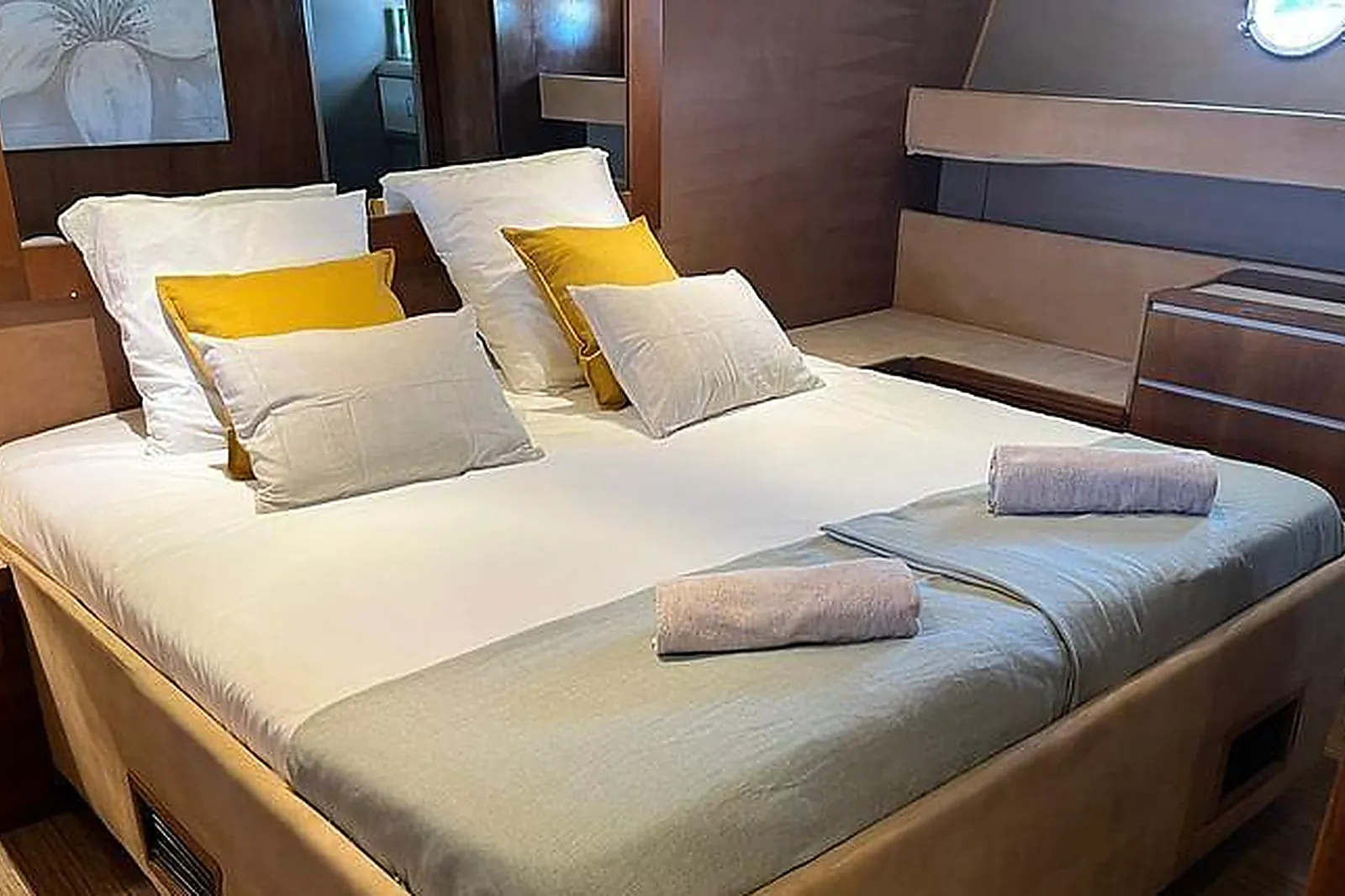 Lieux événementiels, YACHT CYOS