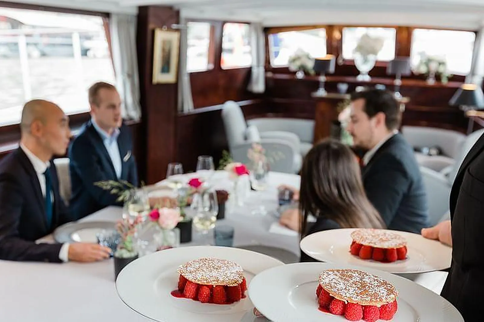 Lieux événementiels, YACHTS DE PARIS - CACHEMIRE