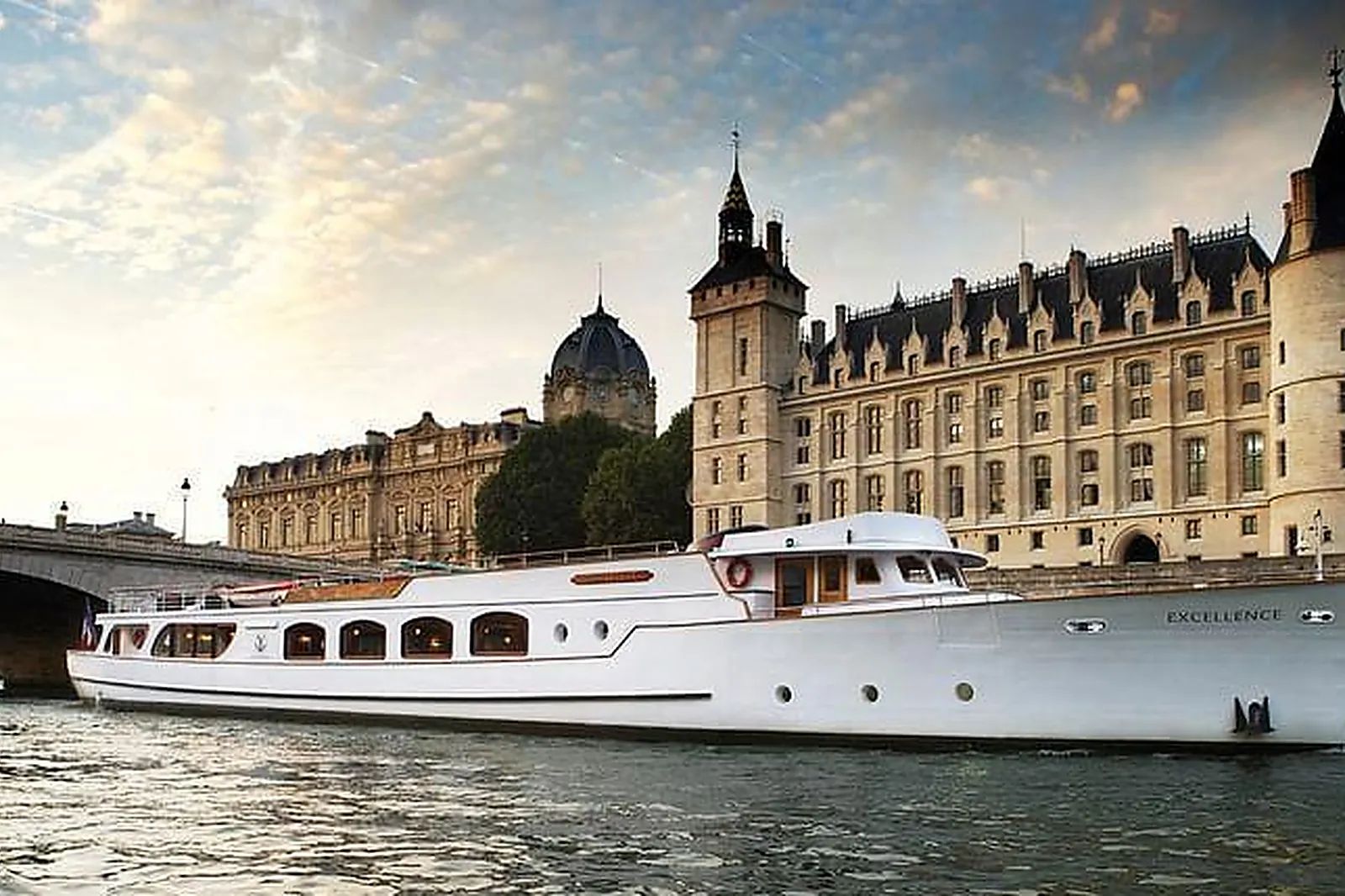 Lieux événementiels, YACHTS DE PARIS - EXCELLENCE