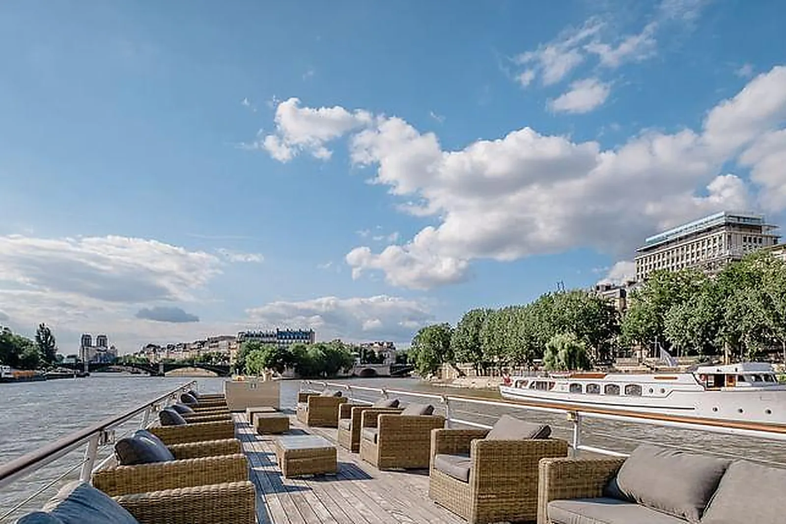 Lieux événementiels, YACHTS DE PARIS - L'ACAJOU