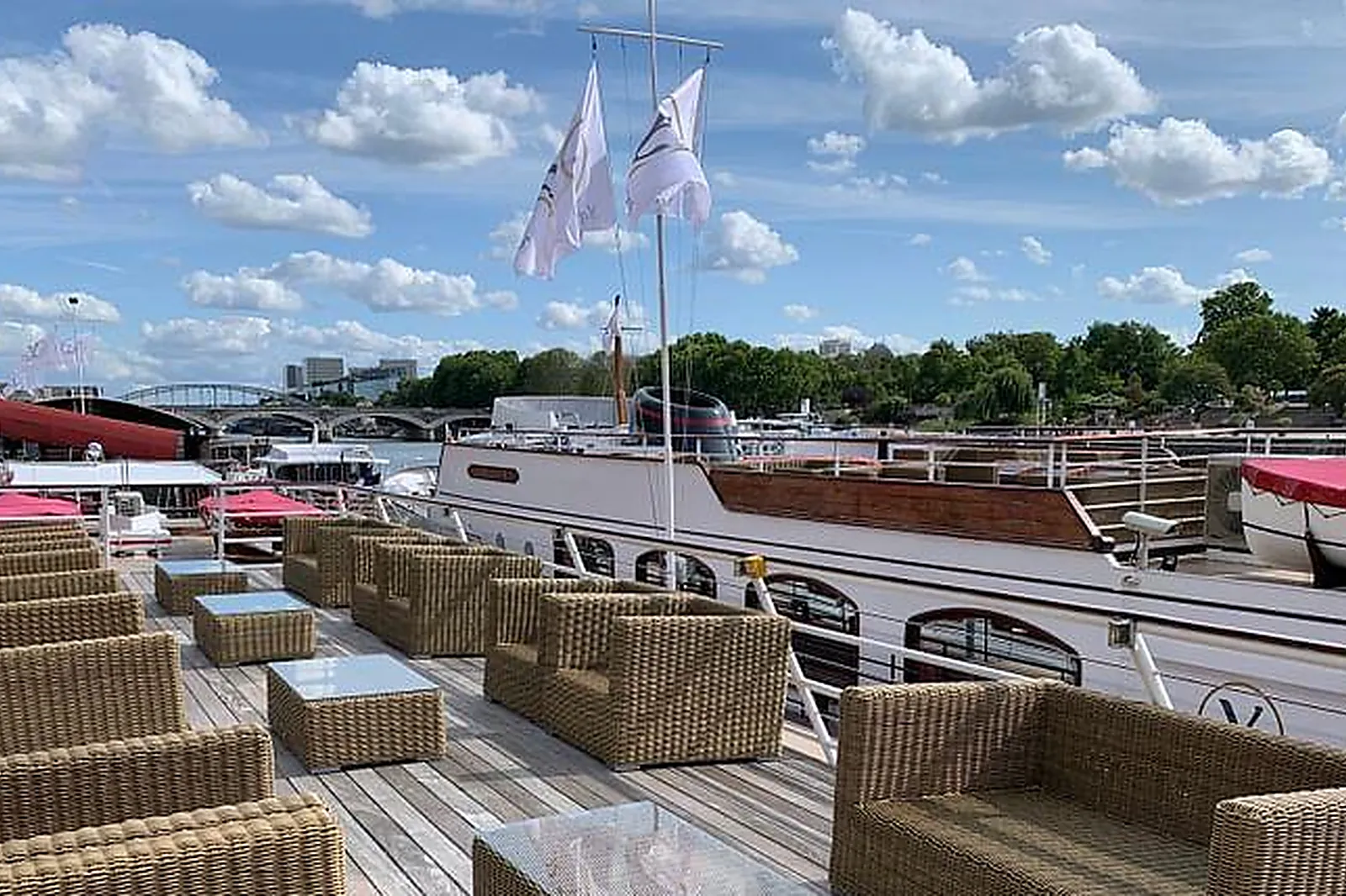 Lieux événementiels, YACHTS DE PARIS - L'ACAJOU