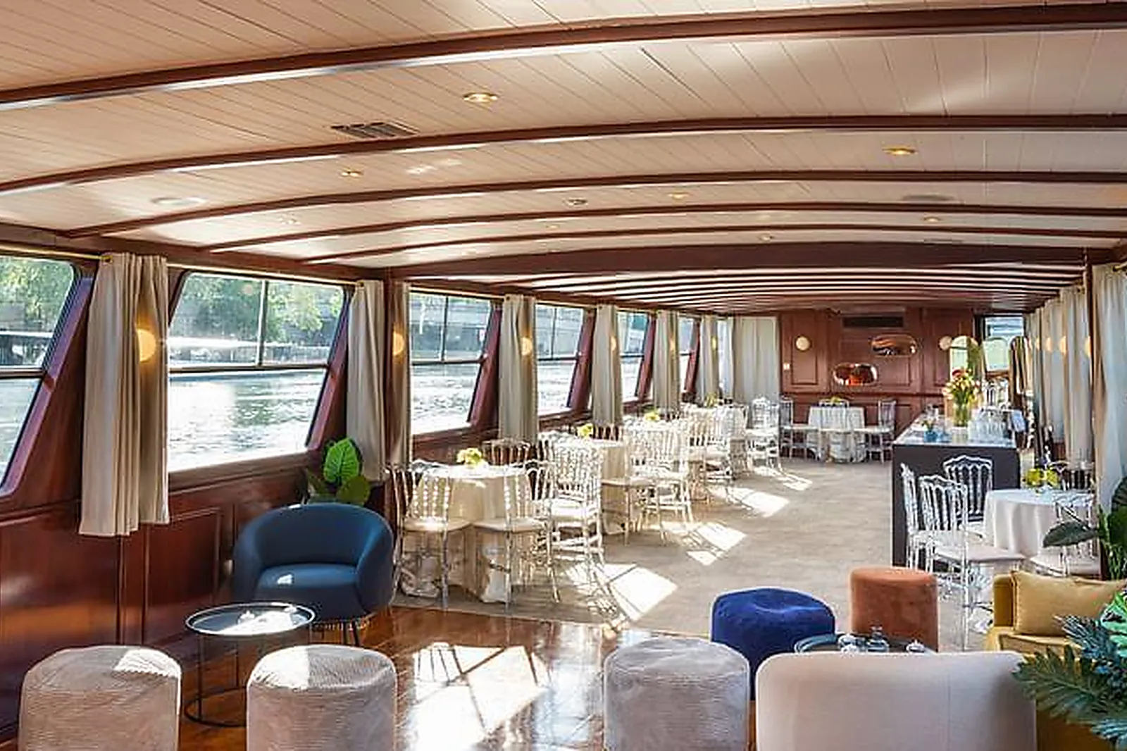 Lieux événementiels, YACHTS DE PARIS - L'ACAJOU