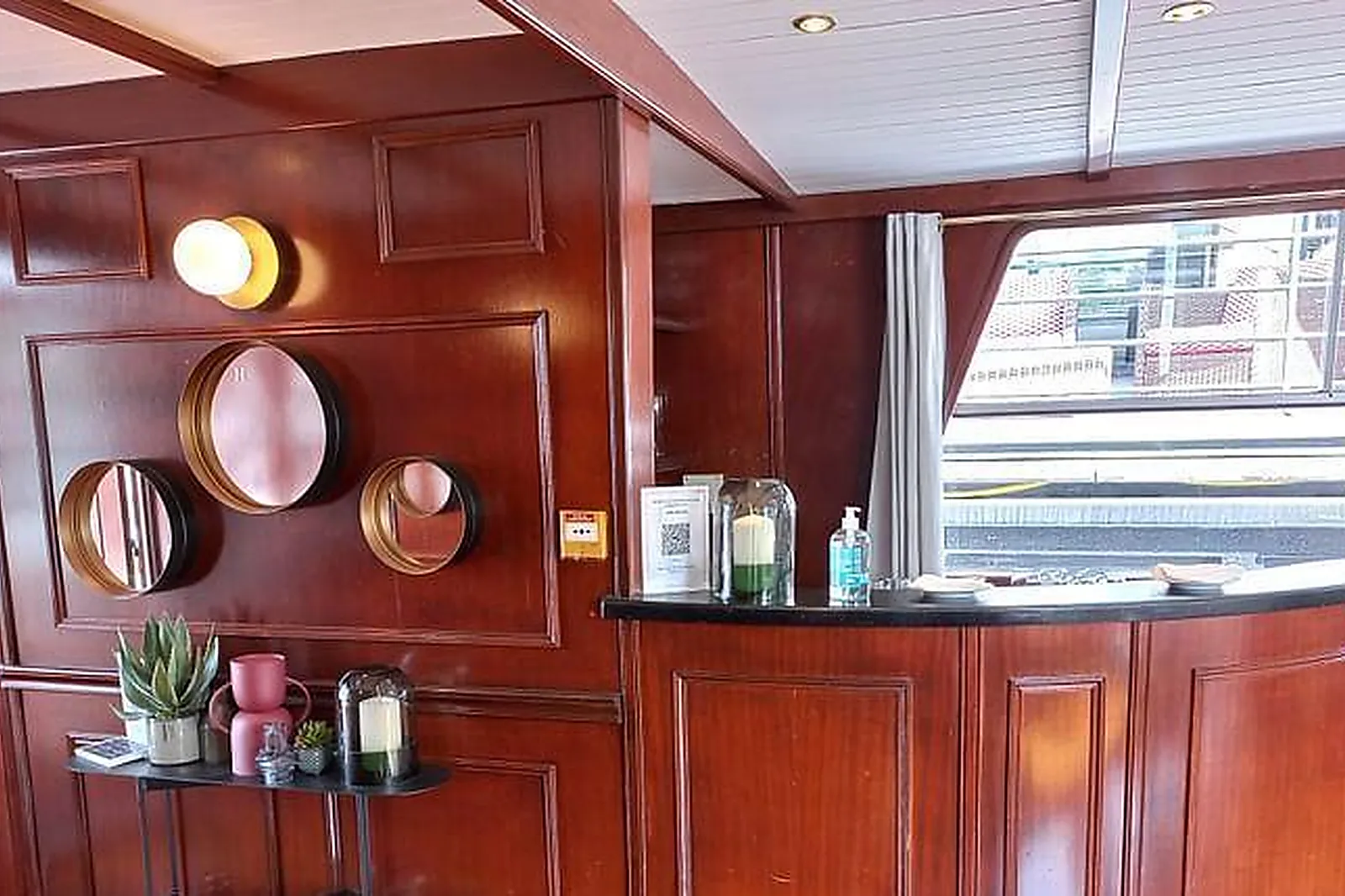 Lieux événementiels, YACHTS DE PARIS - L'ACAJOU