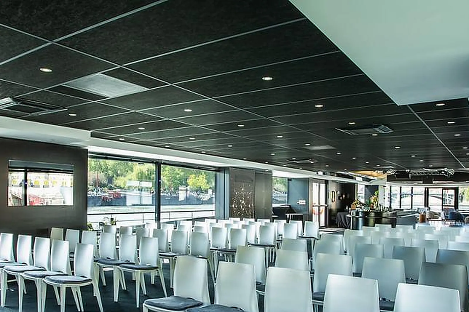 Lieux événementiels, YACHTS DE PARIS - MIRAGE