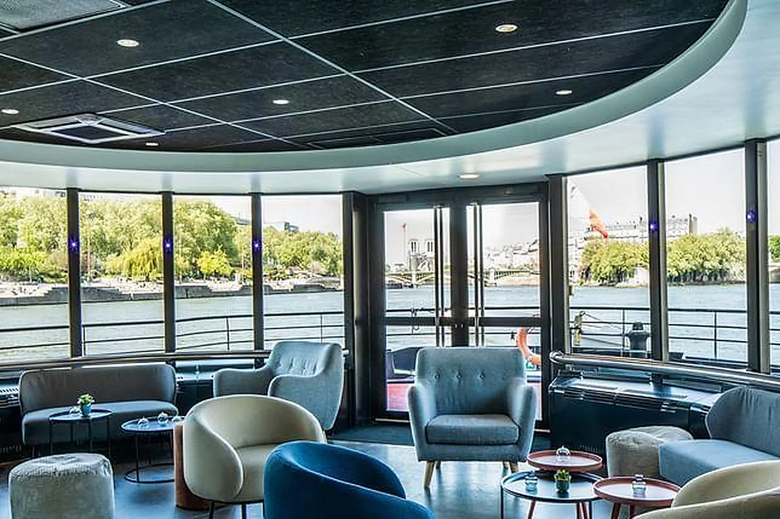 Lieux événementiels, YACHTS DE PARIS - MIRAGE