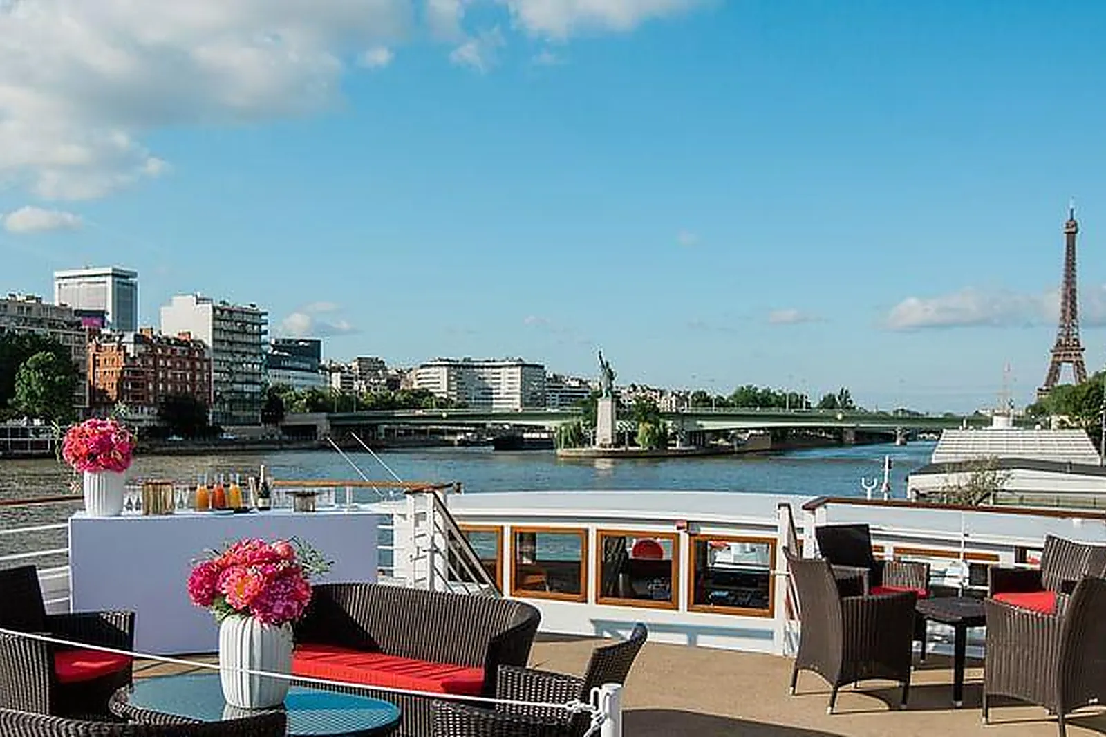 Lieux événementiels, YACHTS DE PARIS - PAQUEBOT