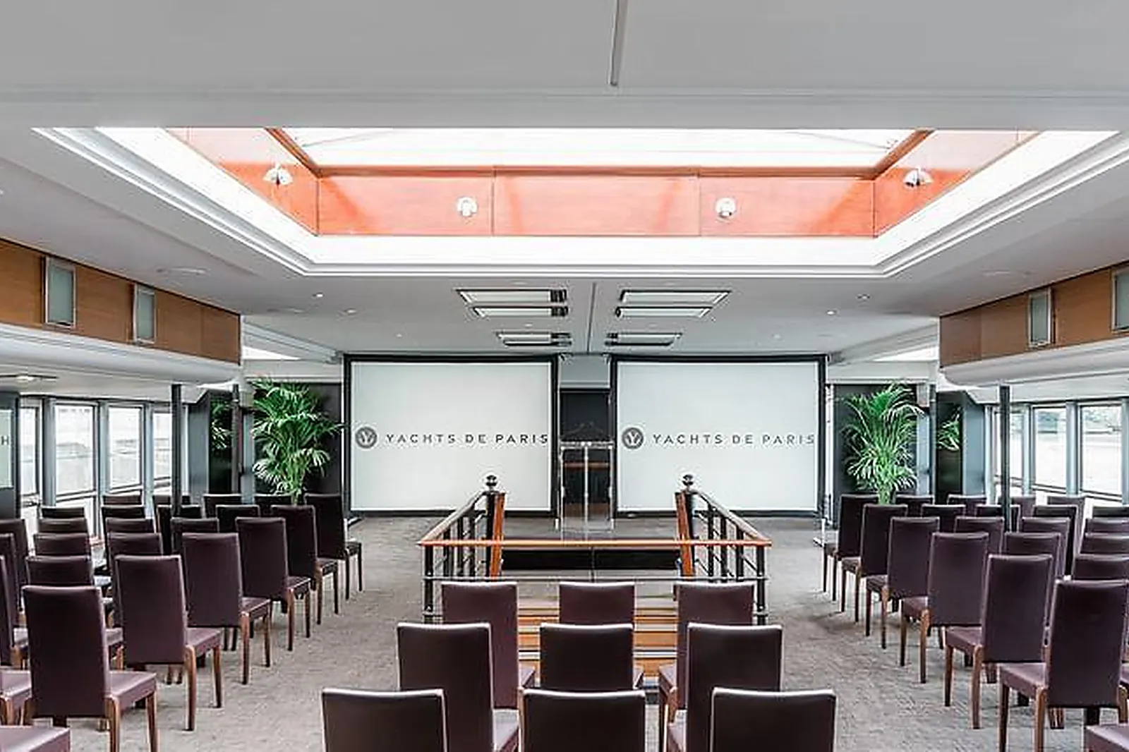Lieux événementiels, YACHTS DE PARIS - PAQUEBOT
