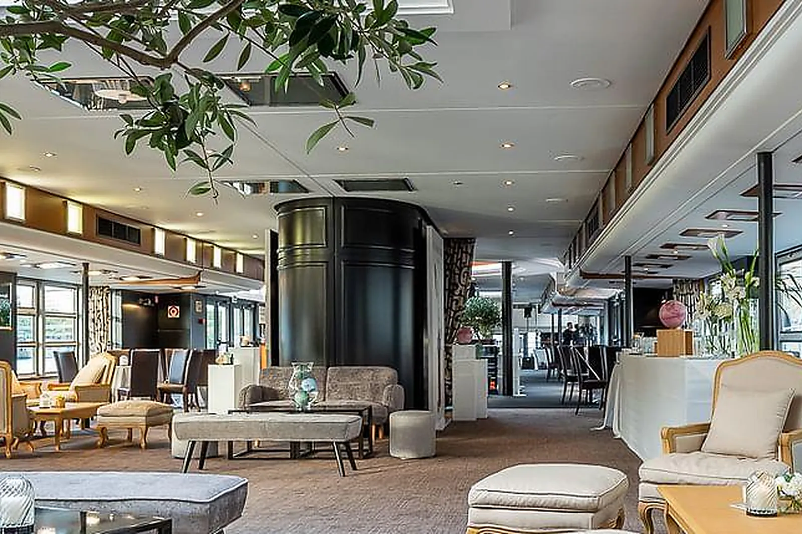 Lieux événementiels, YACHTS DE PARIS - PAQUEBOT