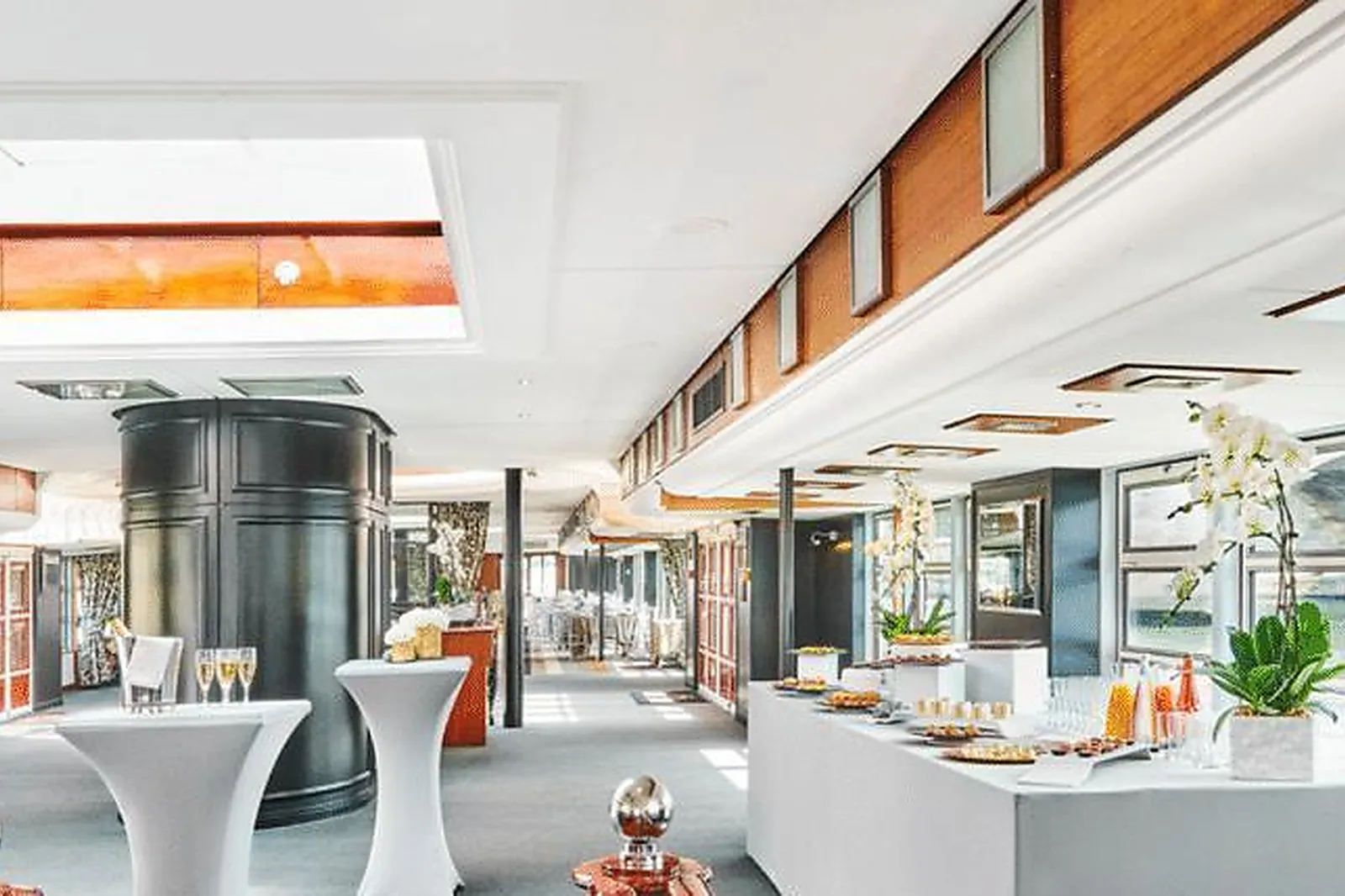 Lieux événementiels, YACHTS DE PARIS - PAQUEBOT