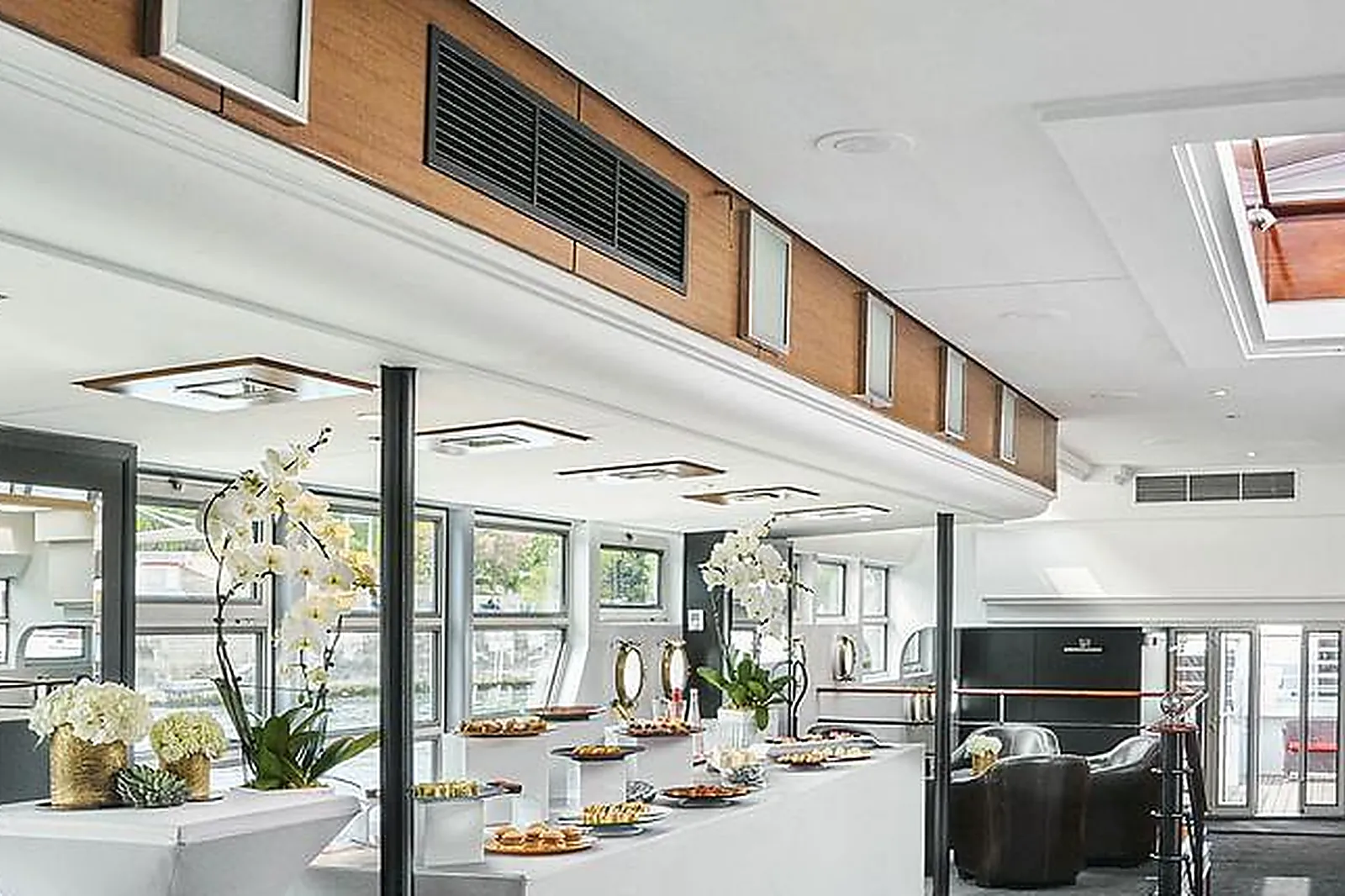 Lieux événementiels, YACHTS DE PARIS - PAQUEBOT