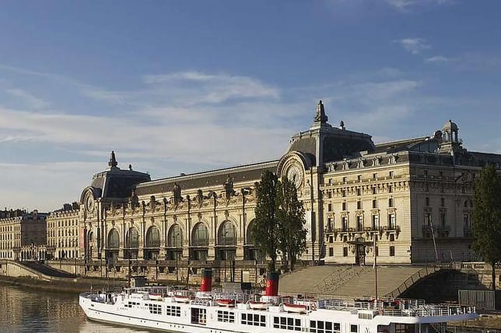 Lieux événementiels, YACHTS DE PARIS - PAQUEBOT