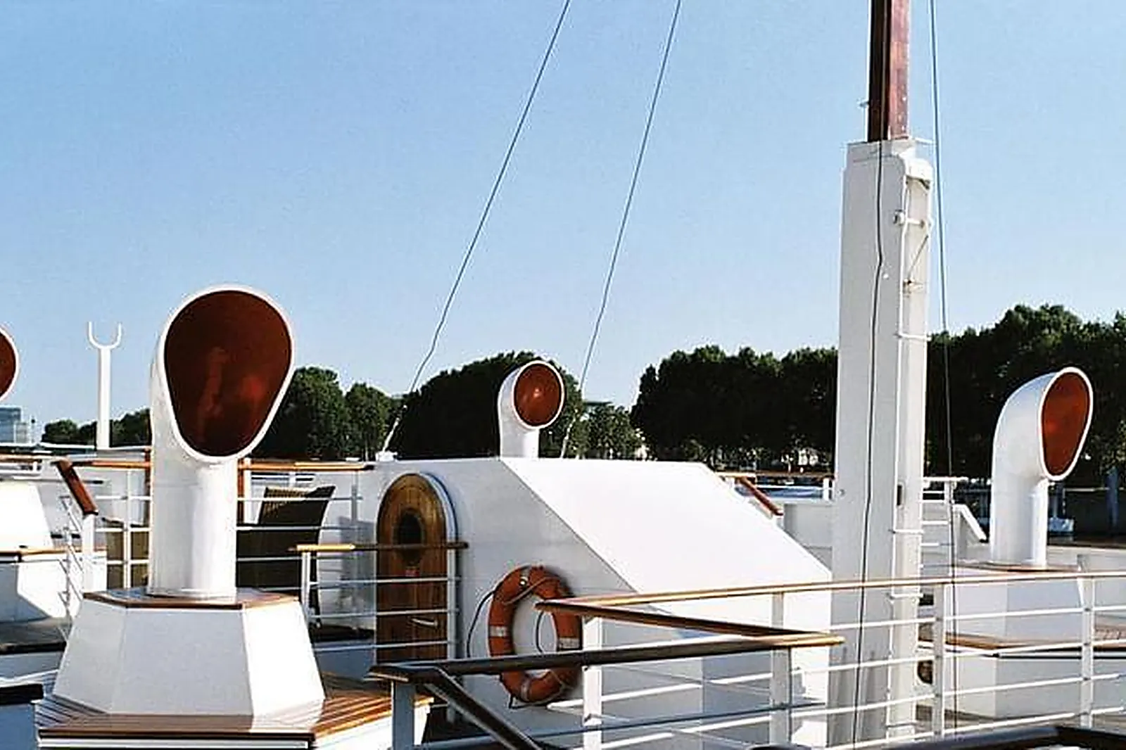 Lieux événementiels, YACHTS DE PARIS - PAQUEBOT